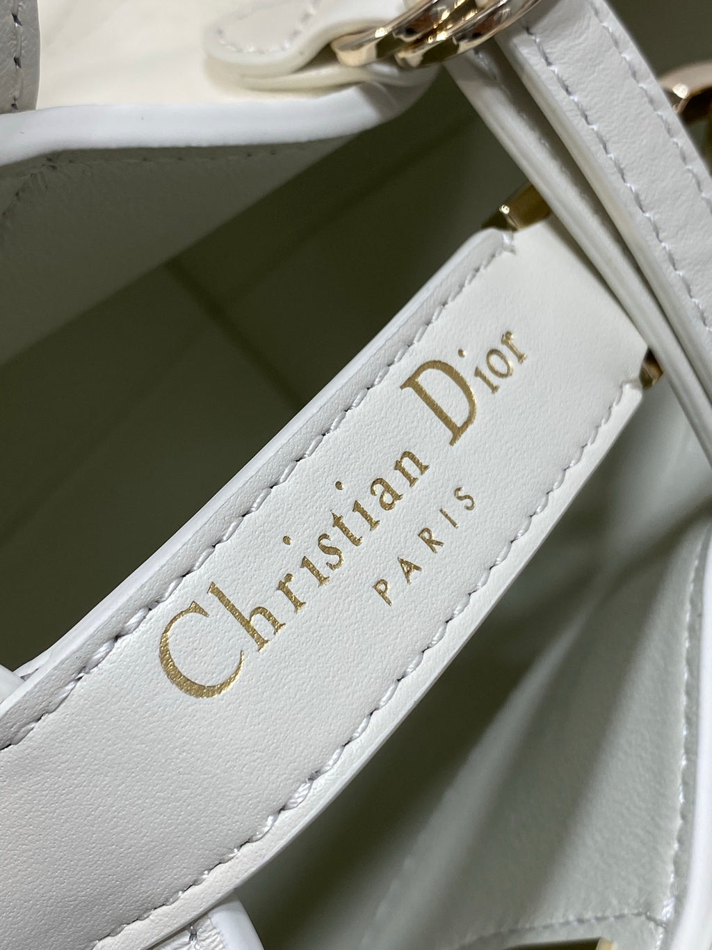 Toujours Vertical Small Bag — White