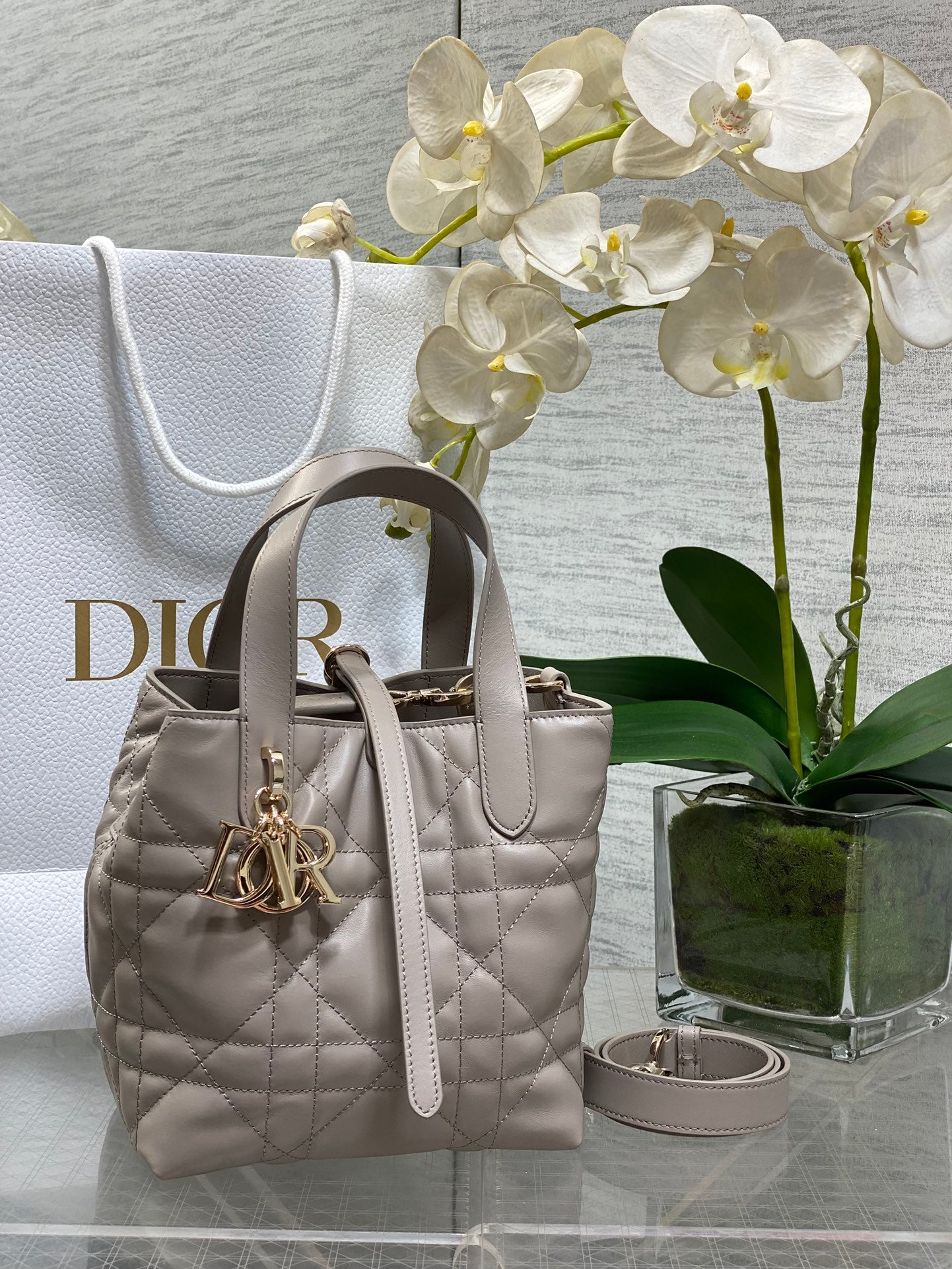 Toujours Vertical Small Bag — Grey