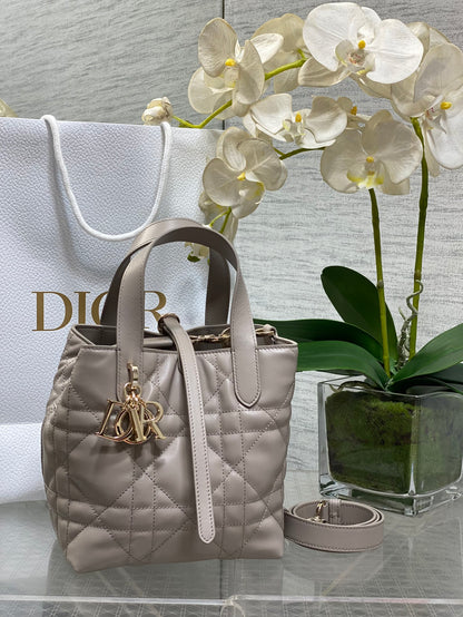 Toujours Vertical Small Bag — Grey