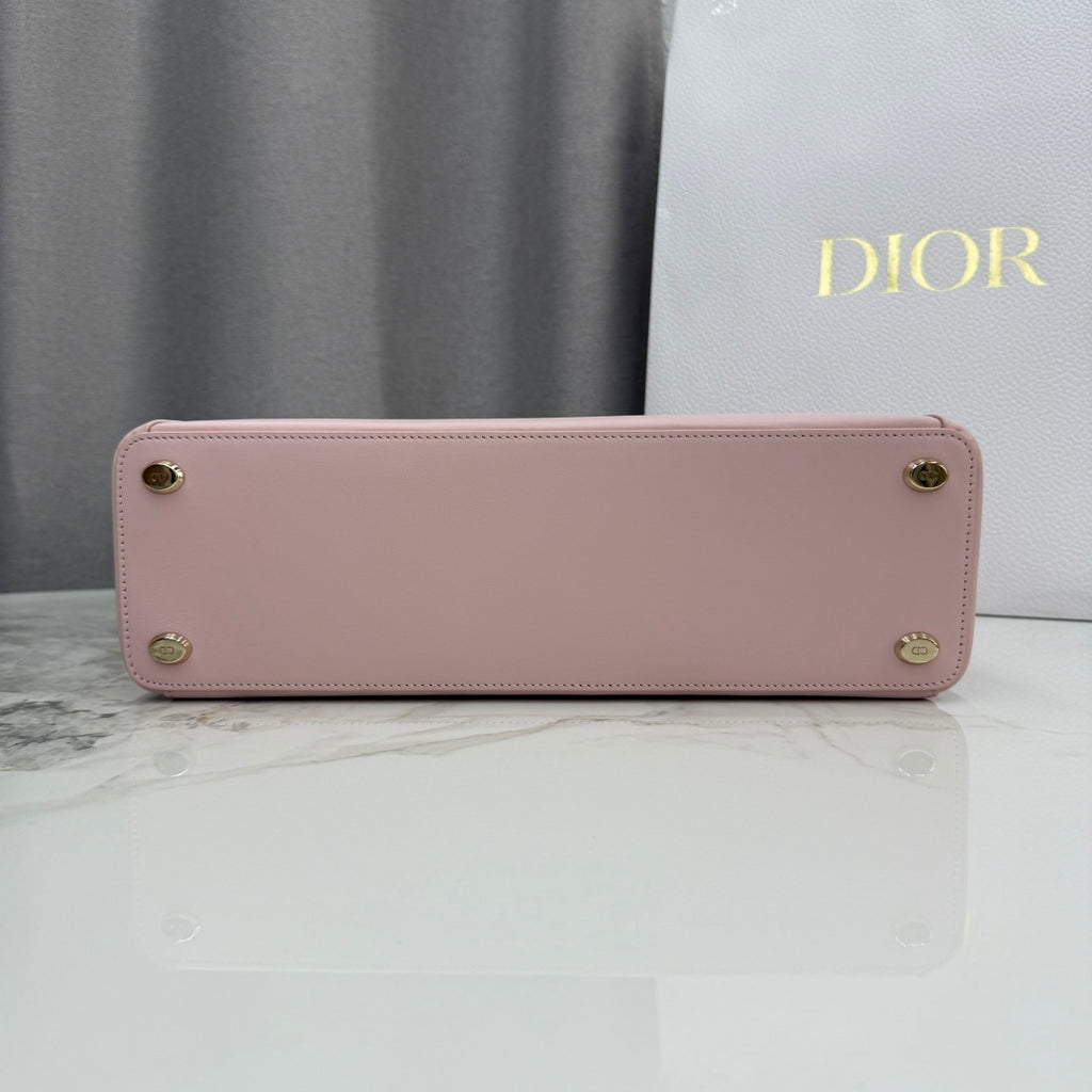 Dior 2026 Spring/Summer Bow Handbag — Blush Pink with Gold Hardware