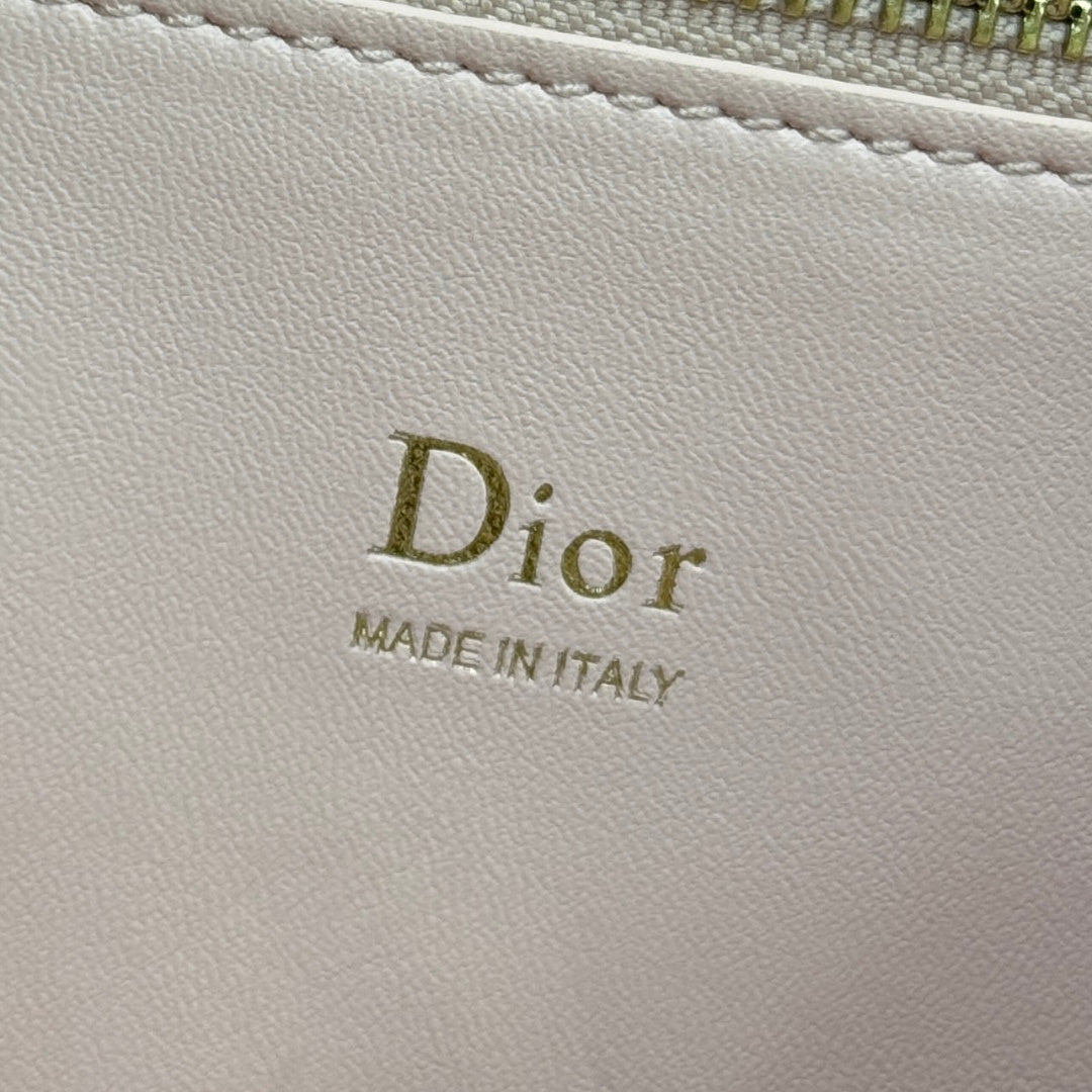 Dior 2026 Spring/Summer Bow Handbag — Blush Pink with Gold Hardware