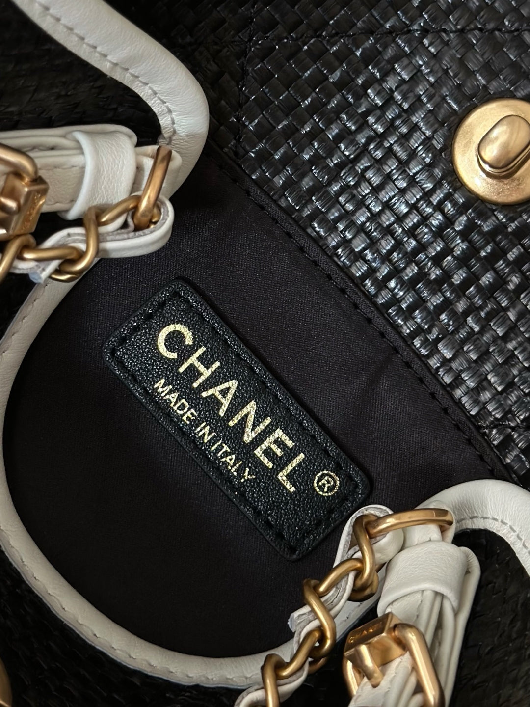 Chanel 25S Maxi Hobo Bag — Grass-Woven Cowhide Tote in Black & White