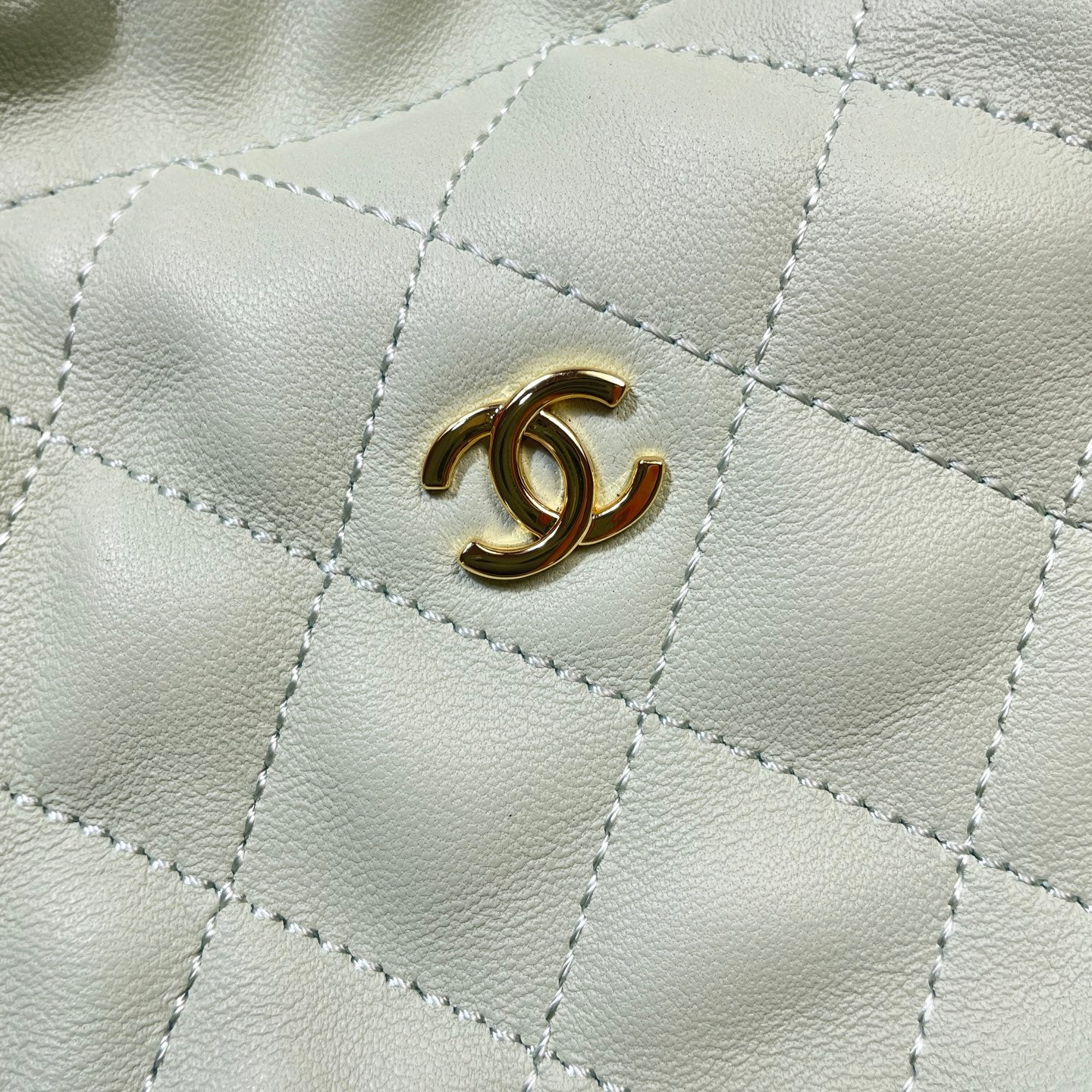 Chanel 25 Small Hobo Bag Mint Green Lambskin & Gold