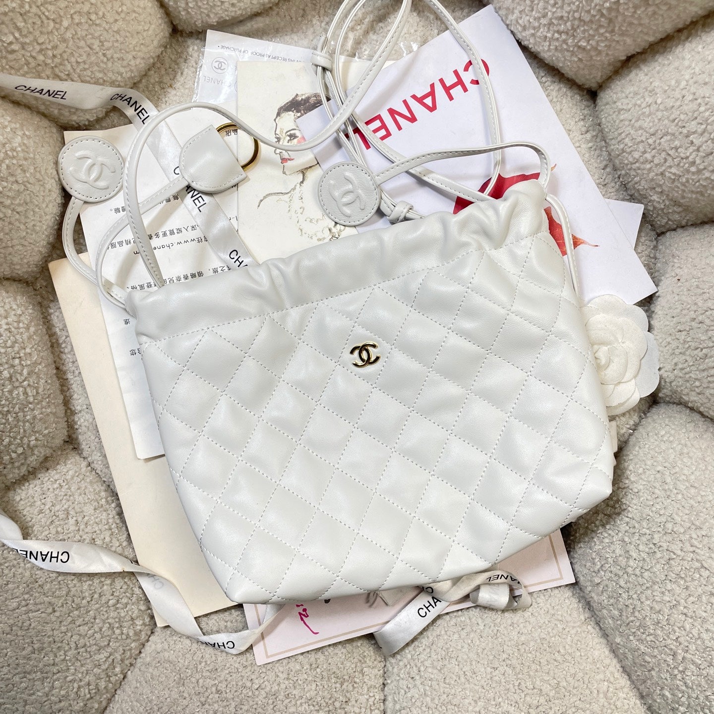 Chanel 25 Small Hobo Bag White Lambskin & Gold