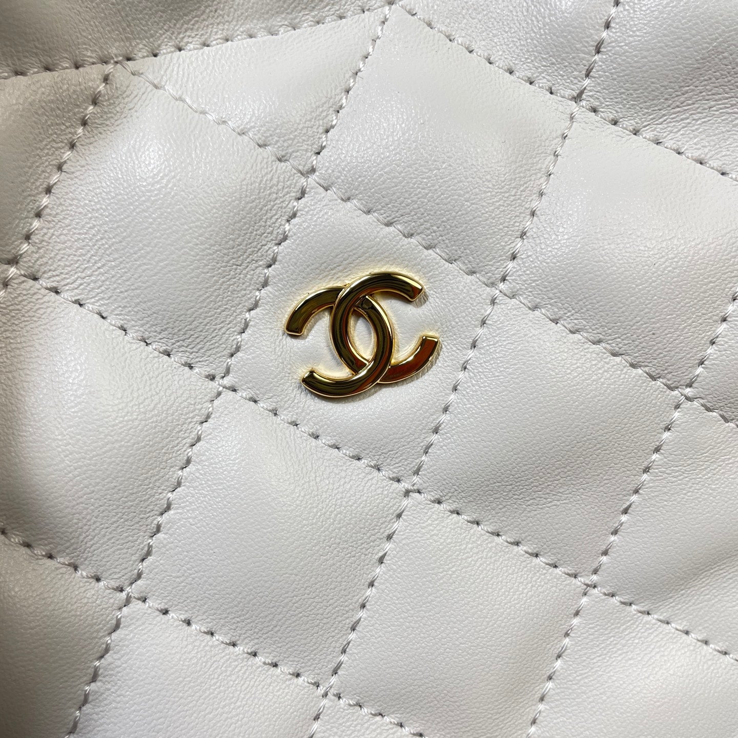 Chanel 25 Small Hobo Bag White Lambskin & Gold