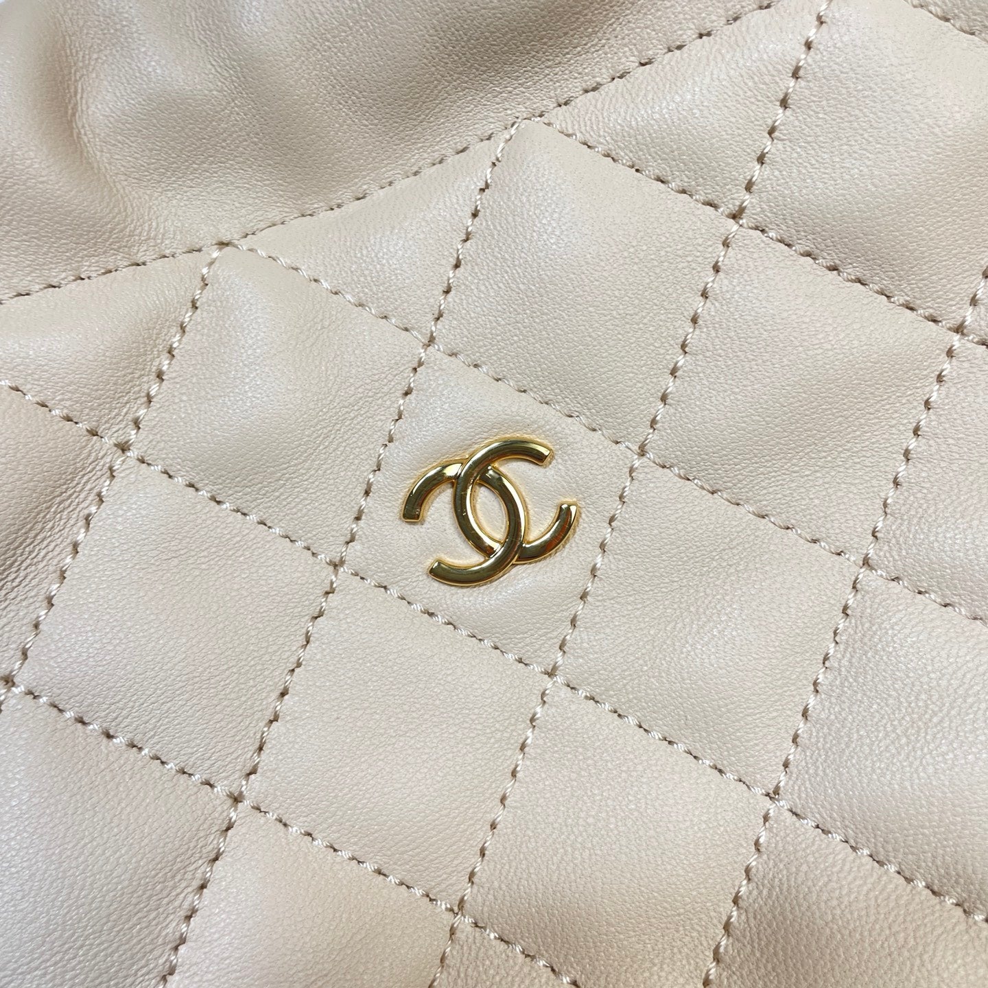 Chanel 25 Mini Hobo Bag Beige Lambskin & Gold