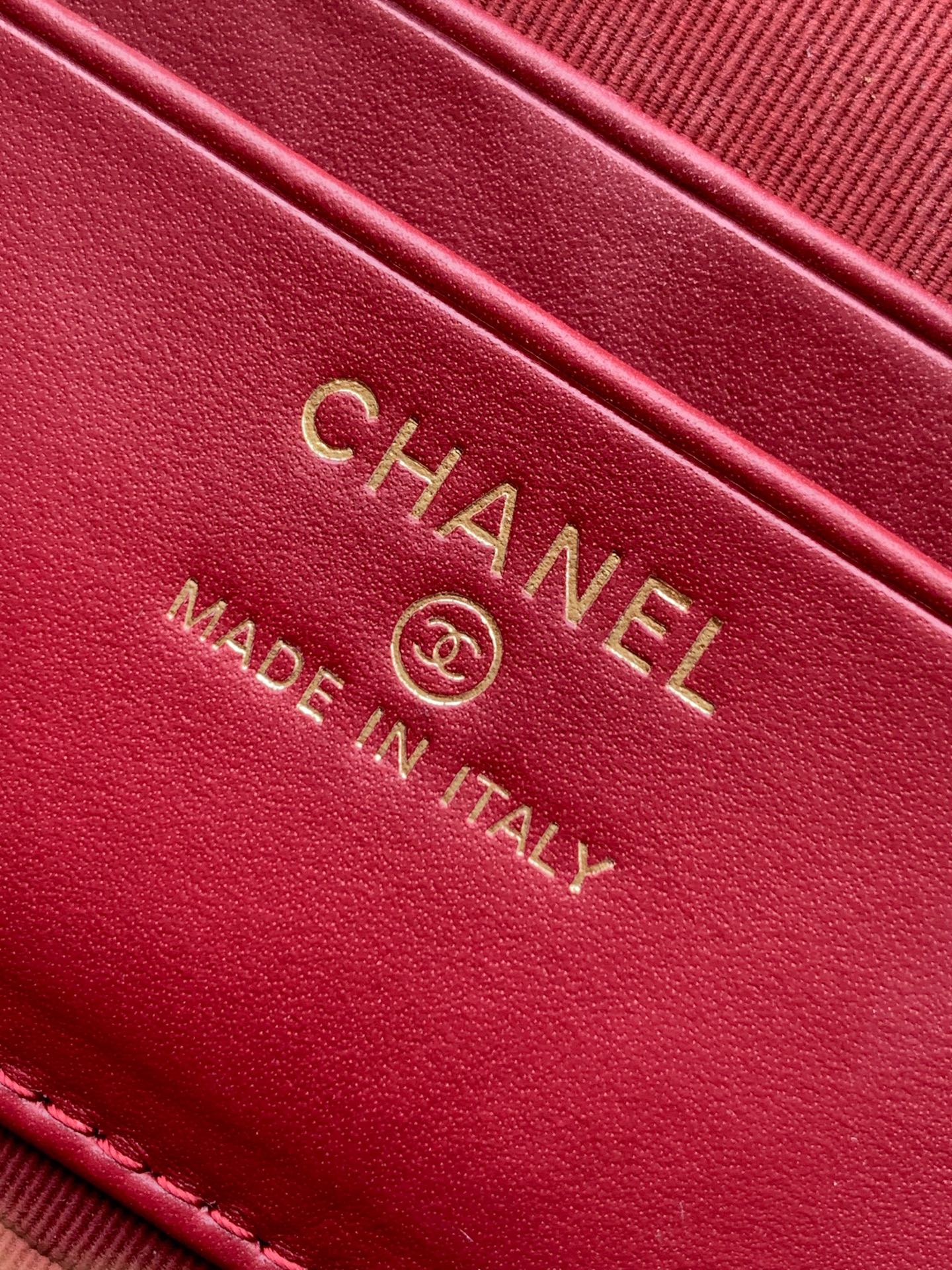 Chanel 26P Lunchbox Vanity Bag — Burgundy Caviar Leather with Antique Gold Hardware
