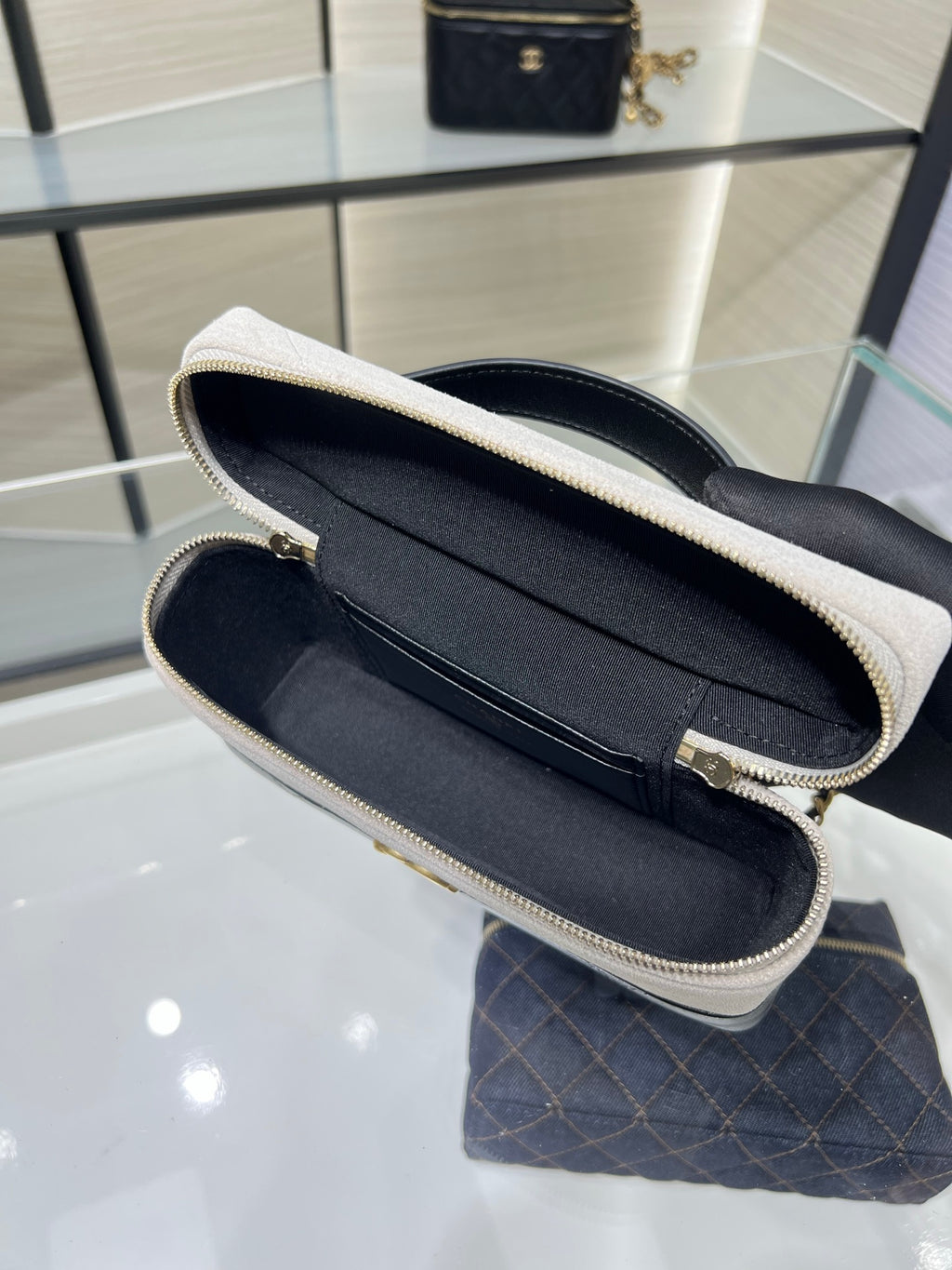 Chanel 26S LP Chain Box Bag