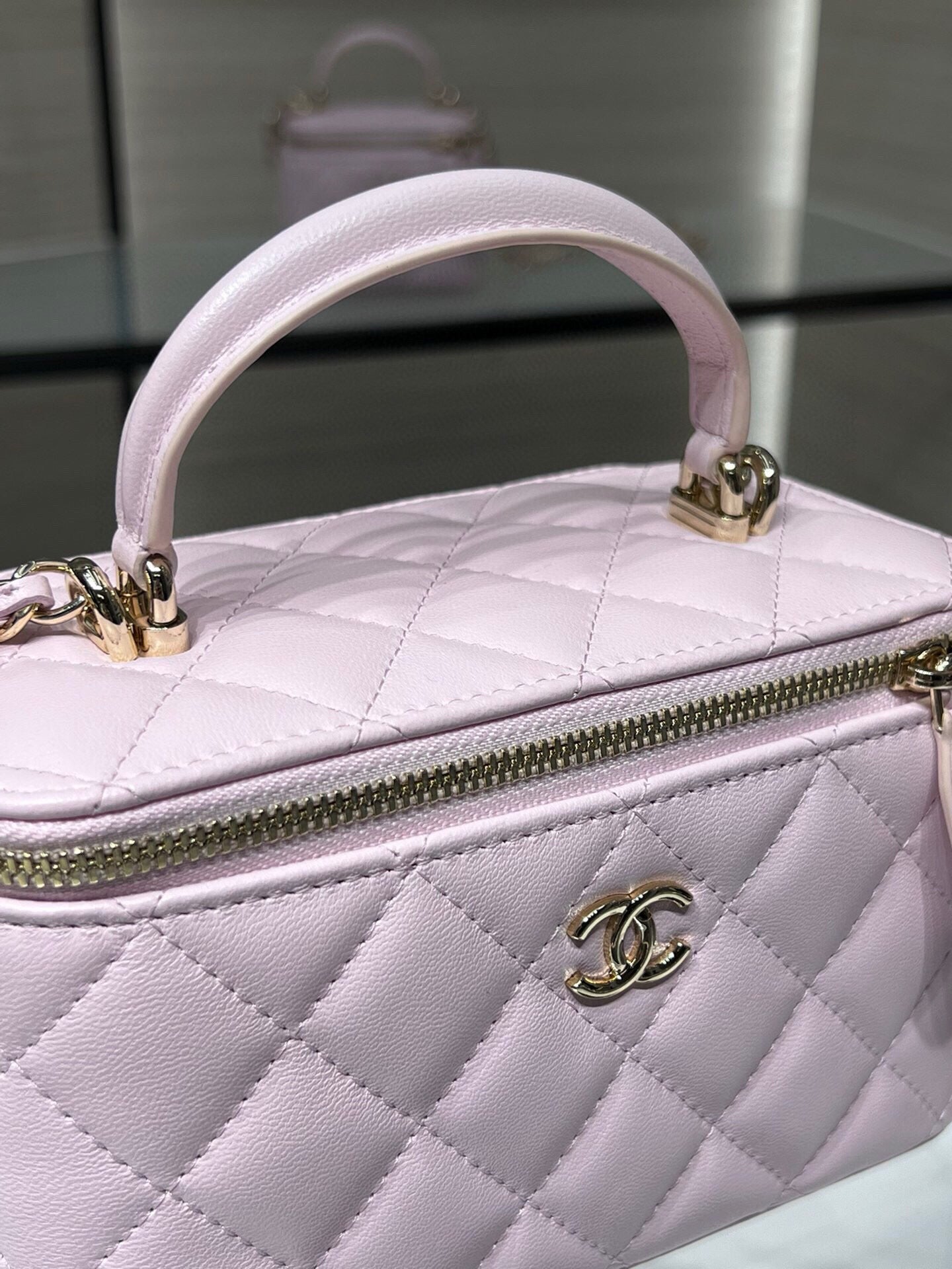 Chanel 22S Vanity Case Box Bag Pink Quilted Calfskin
