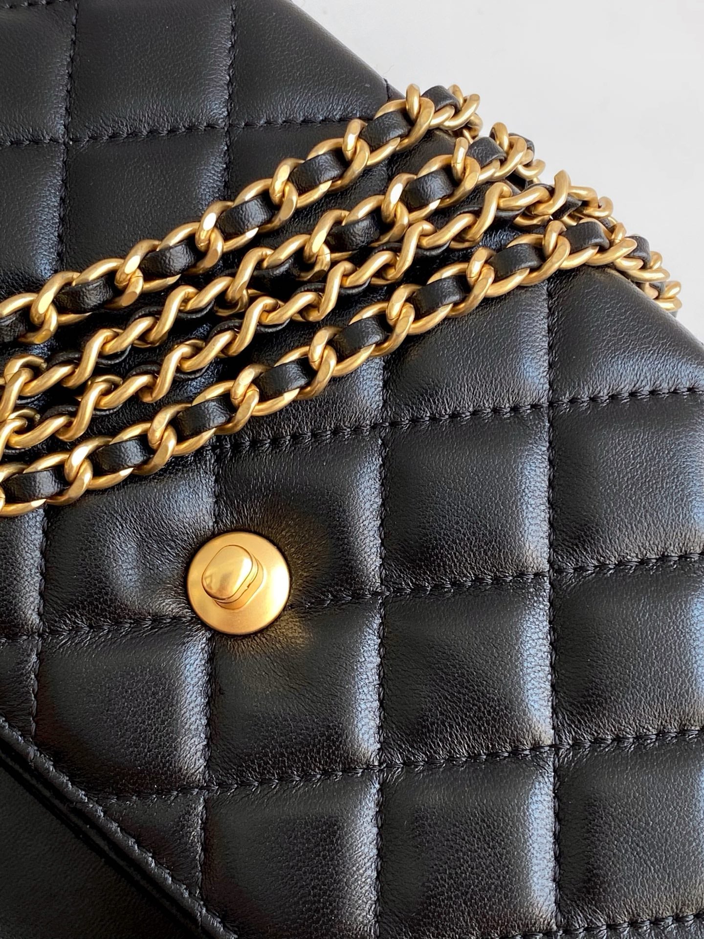 Chanel 25C Kelly Bag — Black Quilted Lambskin with Gold Hardware