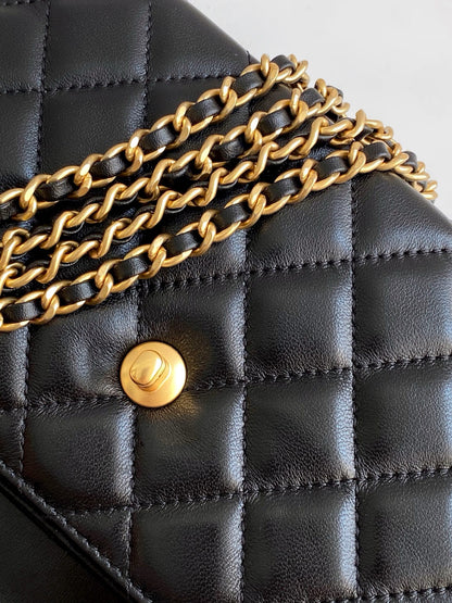 Chanel 25C Kelly Bag — Black Quilted Lambskin with Gold Hardware