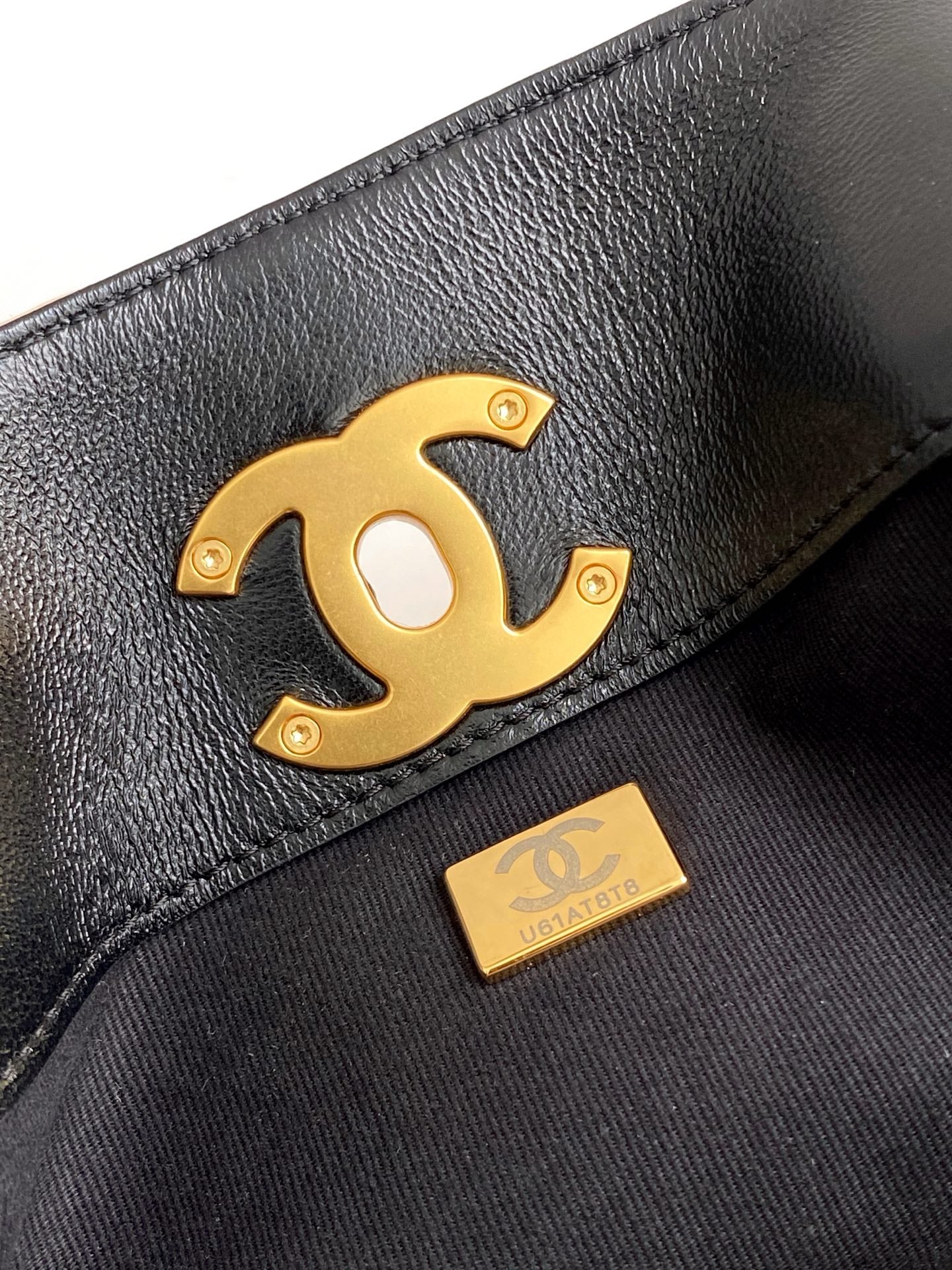 Chanel 25A Métiers d'Art Tote — Camel Suede & Black Caviar Leather with Gold Hardware