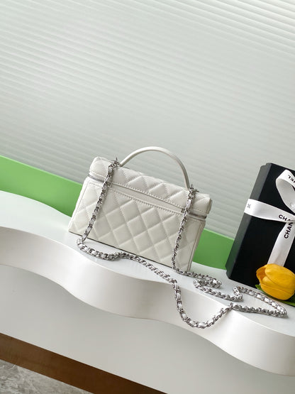 Chanel 25B Star LP Quilted Caviar Vanity Case — White with Silver Hardware