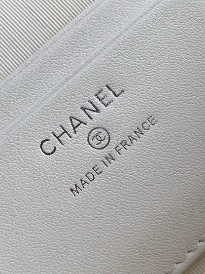 Chanel 25B Star LP Quilted Caviar Vanity Case — White with Silver Hardware