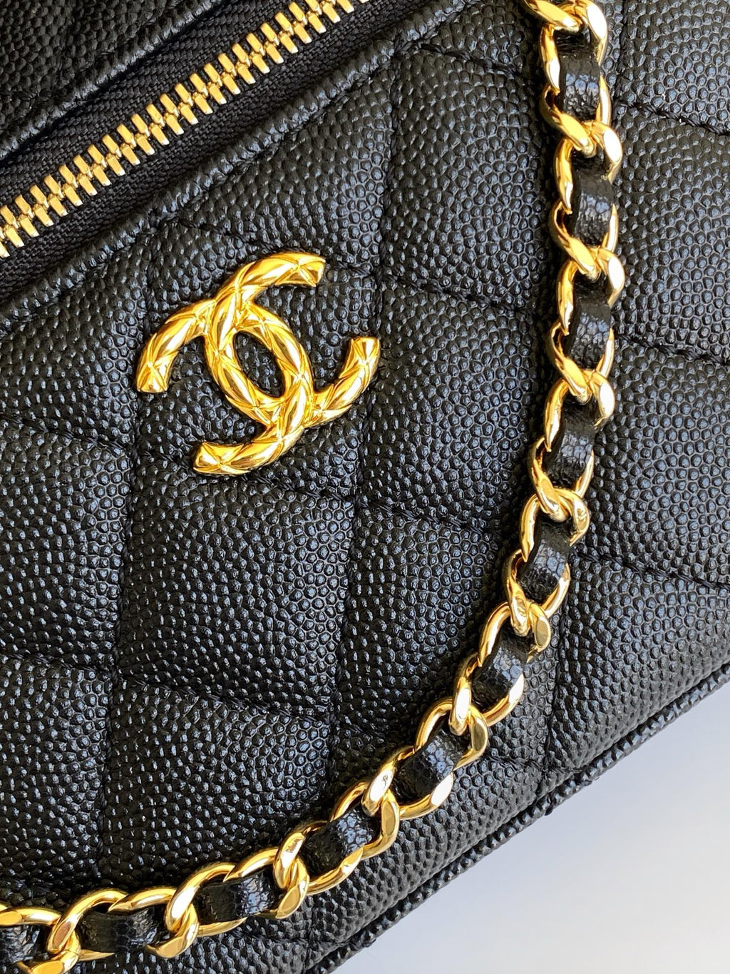 Chanel 26C LP Quilted Caviar Vanity Case — Black with Light Gold Hardware