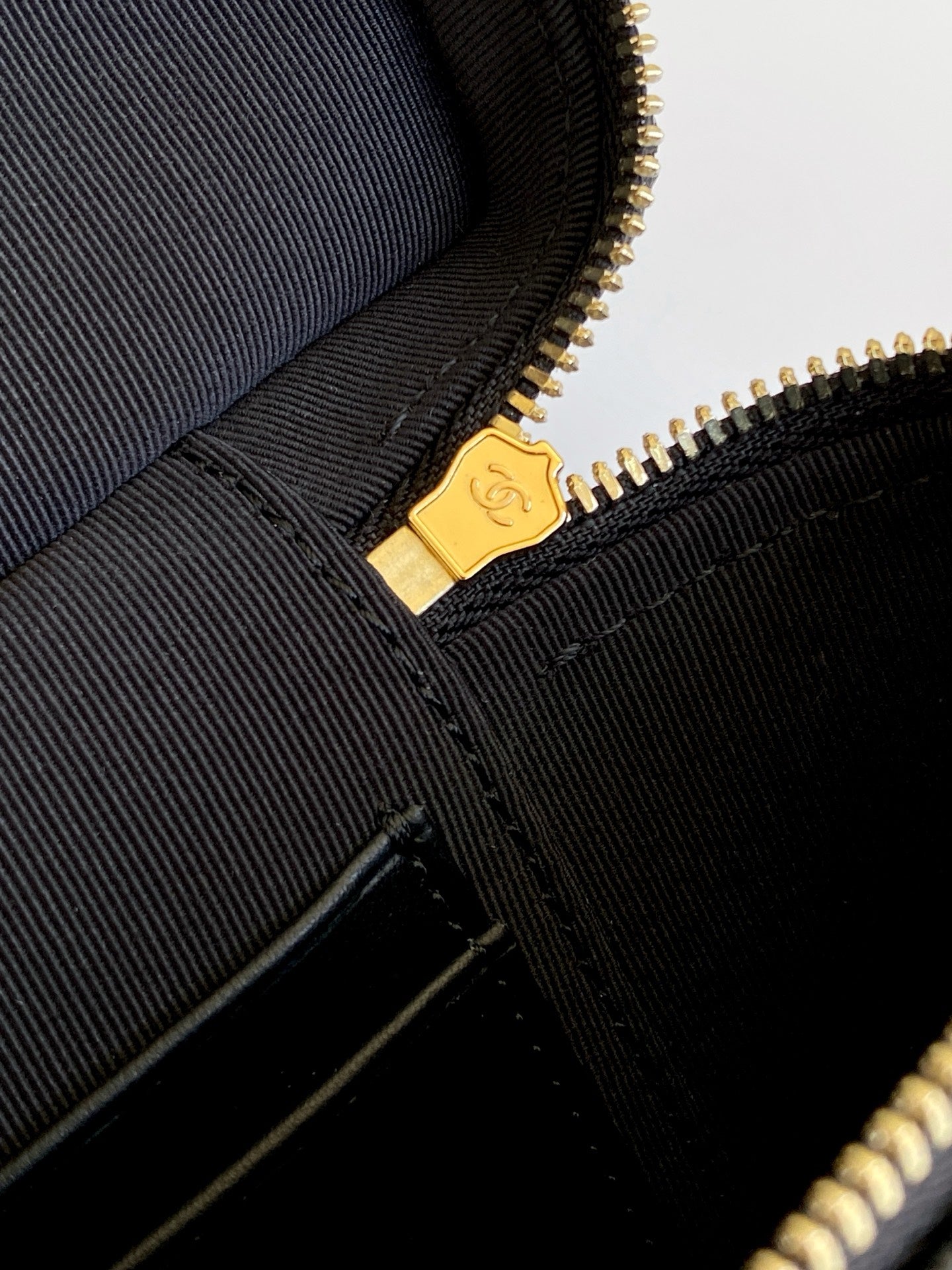 Chanel 26C LP Quilted Caviar Vanity Case — Black with Light Gold Hardware