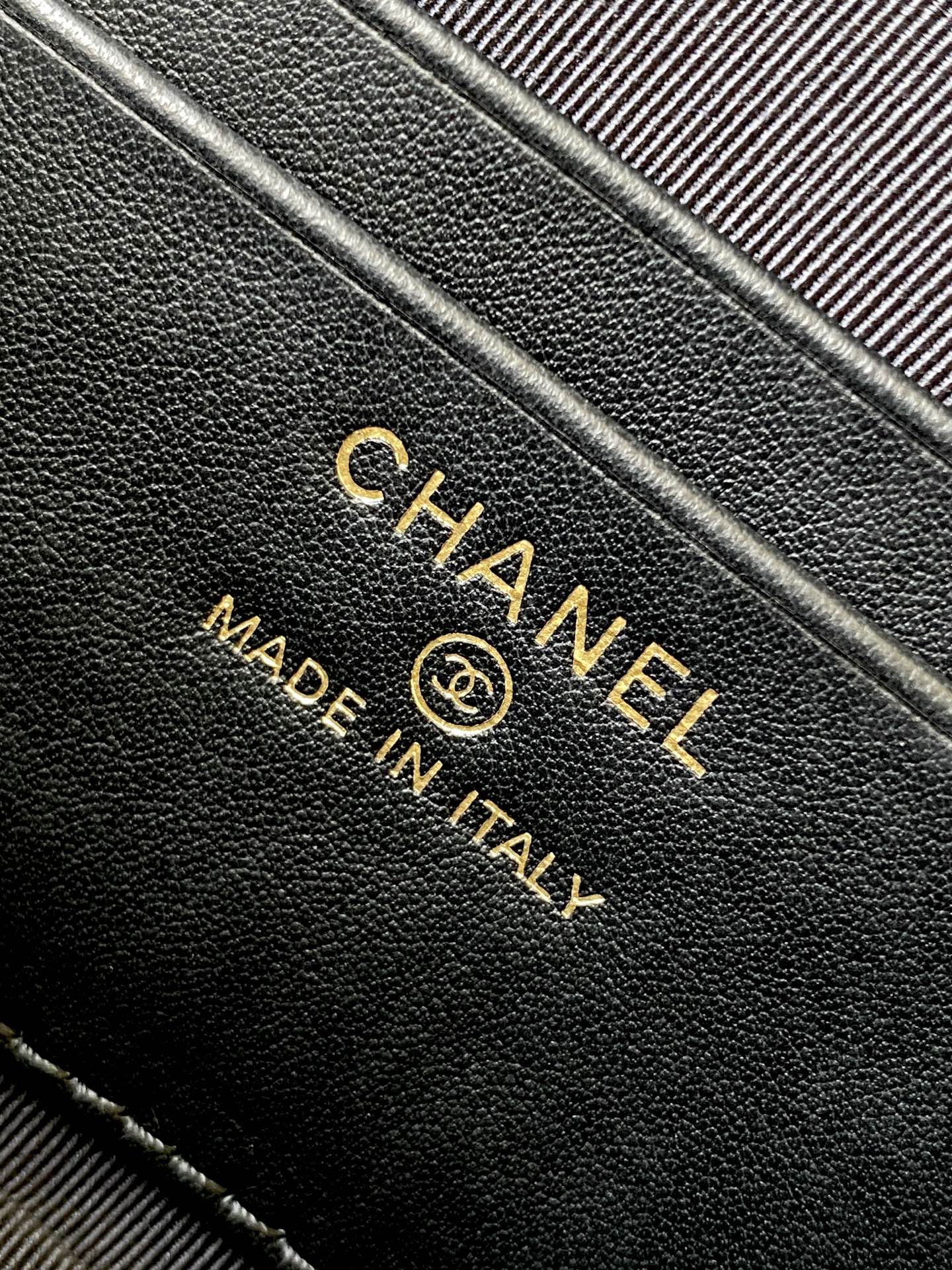 Chanel 26C LP Quilted Caviar Vanity Case — Black with Light Gold Hardware