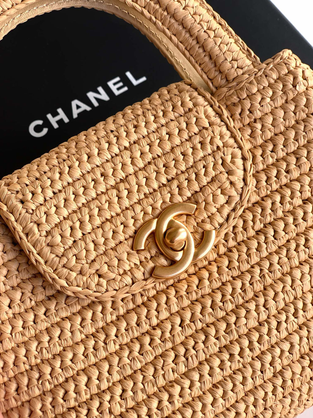 Chanel 26C Kelly Bag — Natural Raffia Woven with Gold Hardware