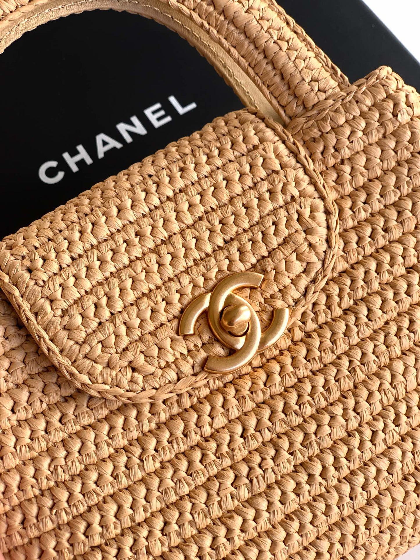 Chanel 26C Kelly Bag — Natural Raffia Woven with Gold Hardware