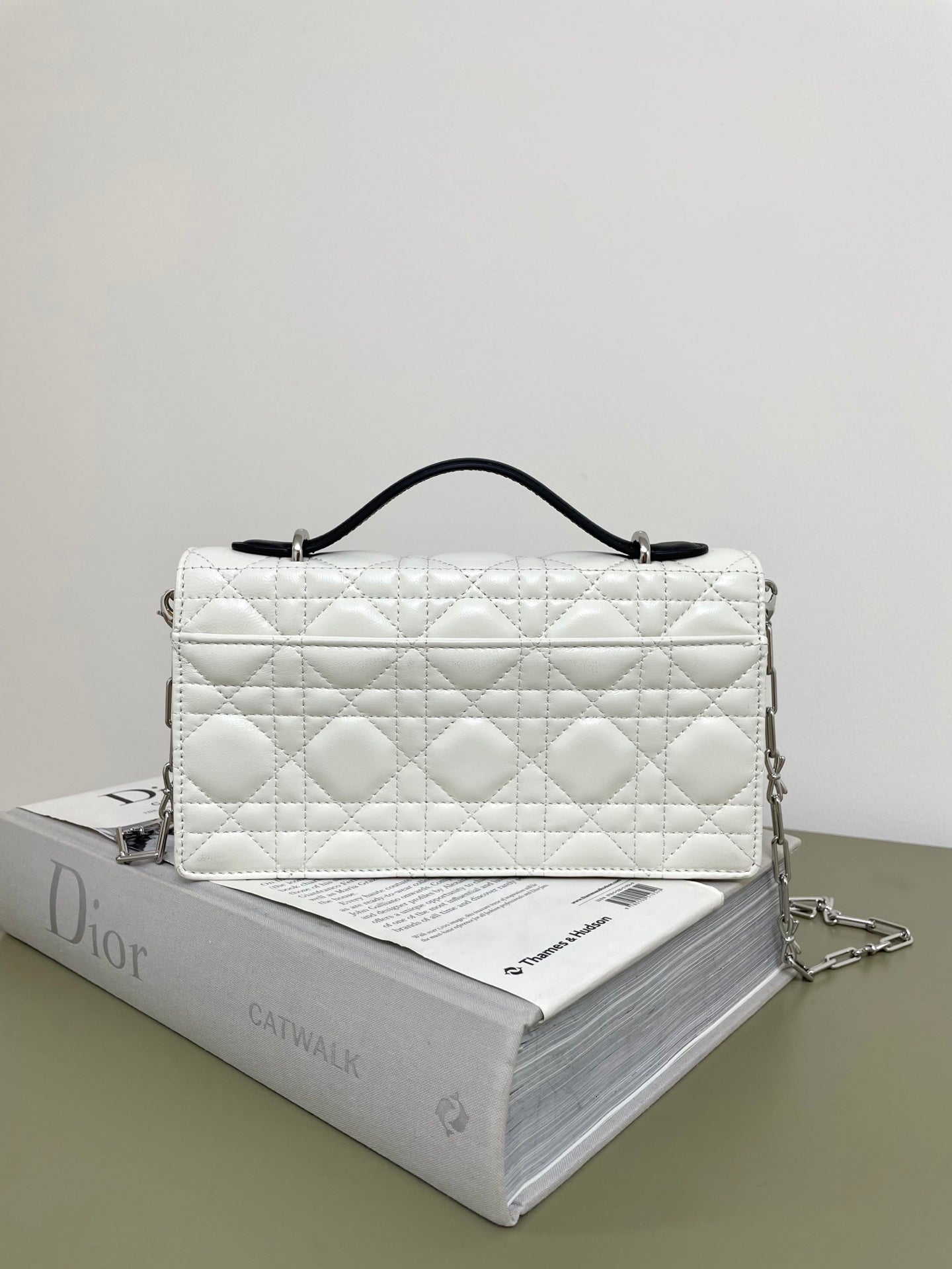 Dior Miss Dior Bow Chain WOC White Black
