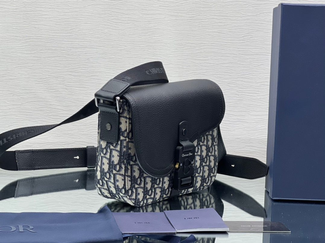 Dior Black Leather and Oblique Jacquard Saddle Messenger Bag with CD Buckle