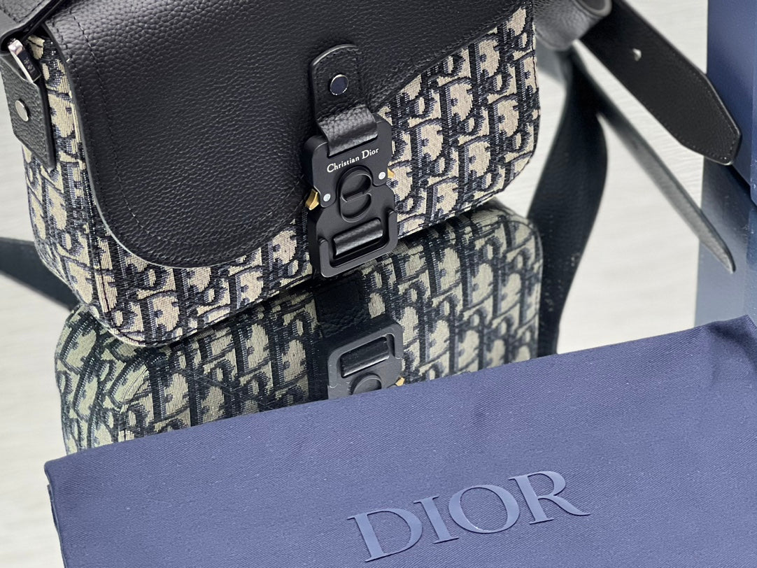 Dior Black Leather and Oblique Jacquard Saddle Messenger Bag with CD Buckle