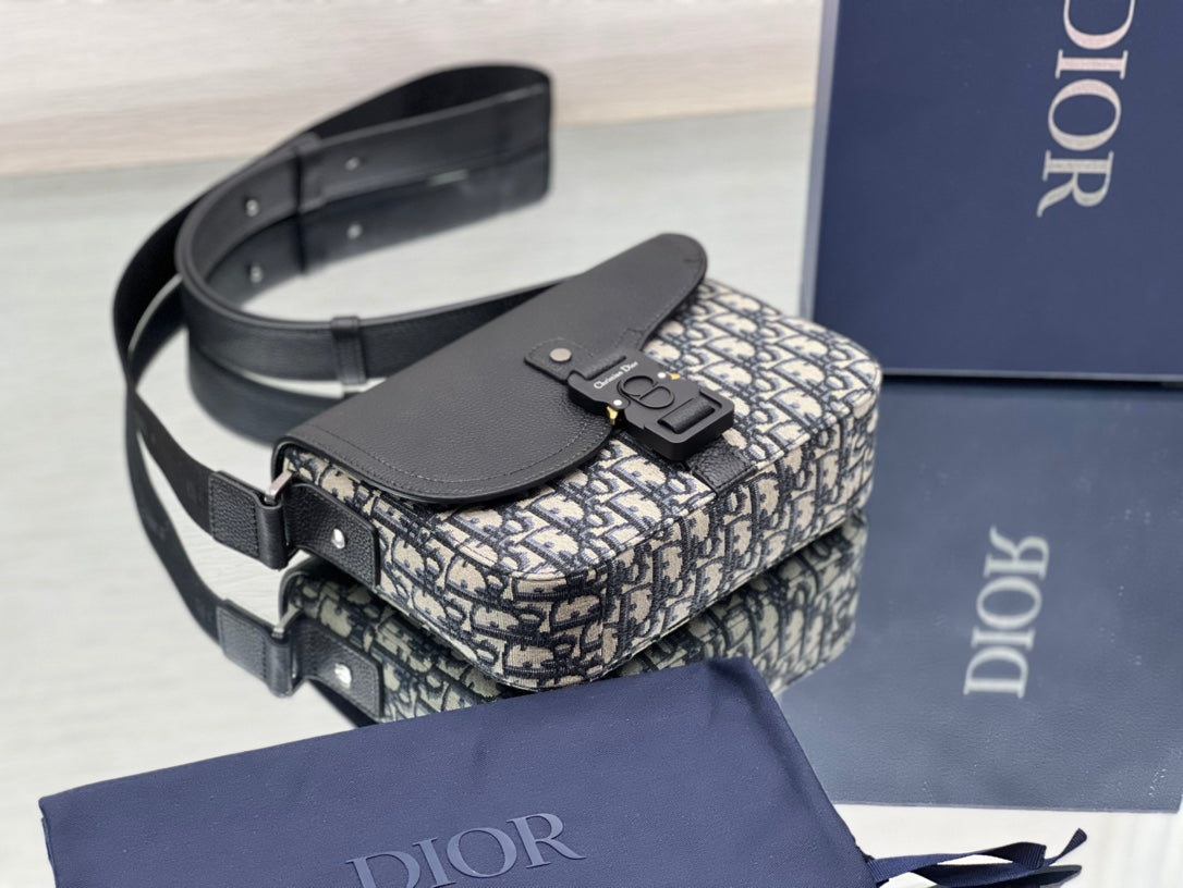 Dior Black Leather and Oblique Jacquard Saddle Messenger Bag with CD Buckle