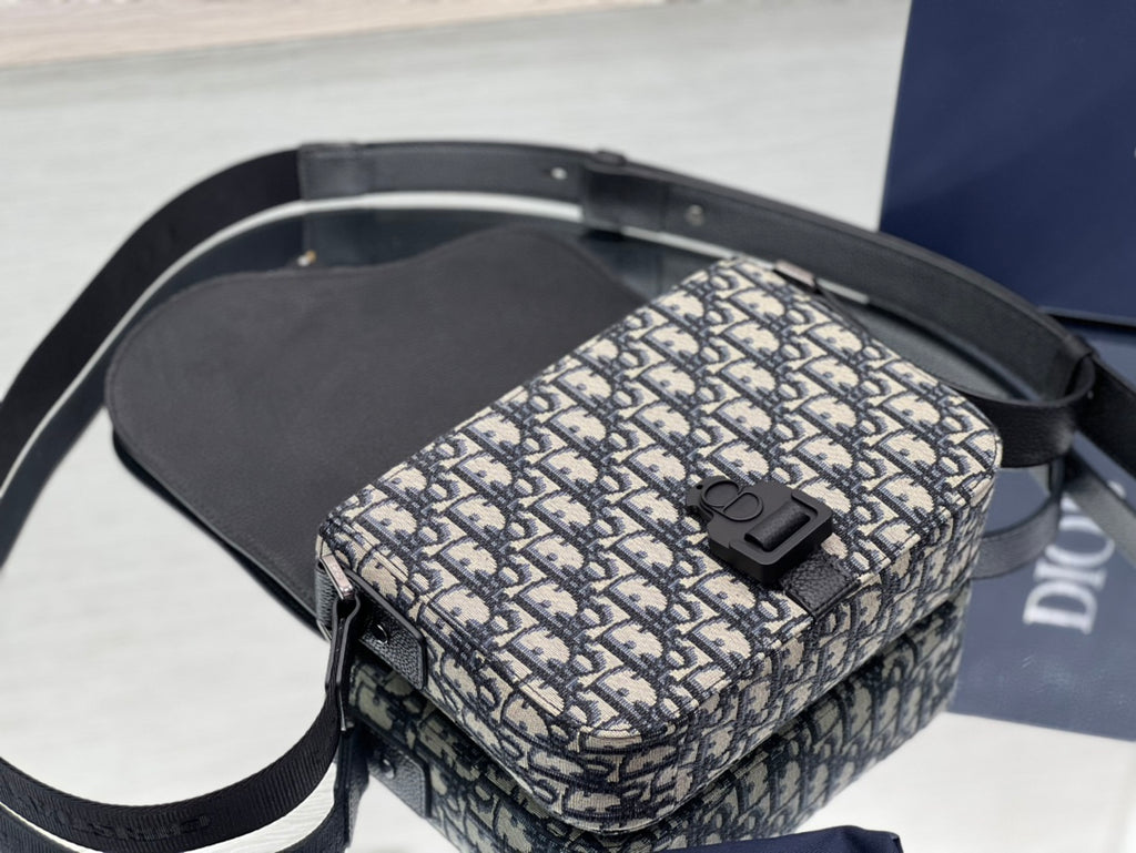 Dior Black Leather and Oblique Jacquard Saddle Messenger Bag with CD Buckle