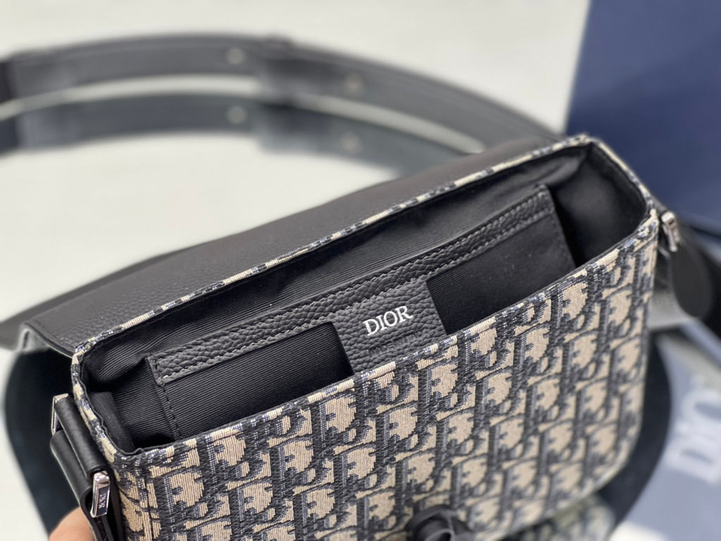 Dior Black Leather and Oblique Jacquard Saddle Messenger Bag with CD Buckle