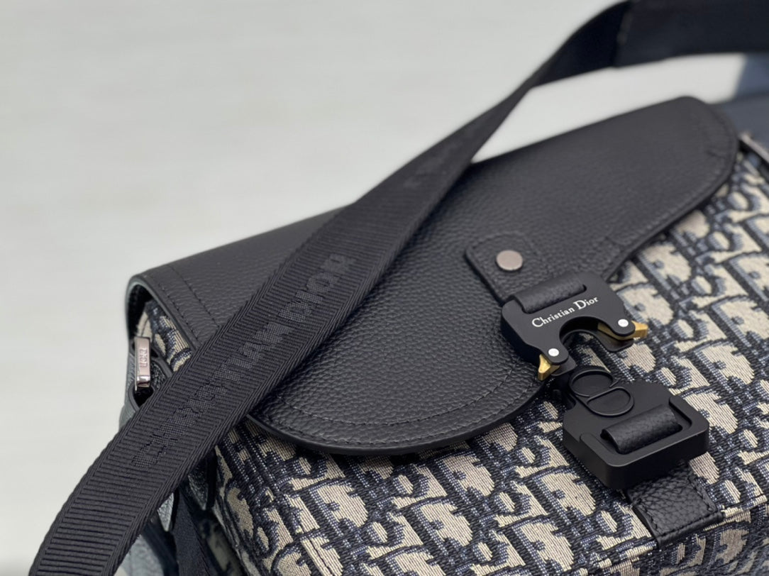 Dior Black Leather and Oblique Jacquard Saddle Messenger Bag with CD Buckle