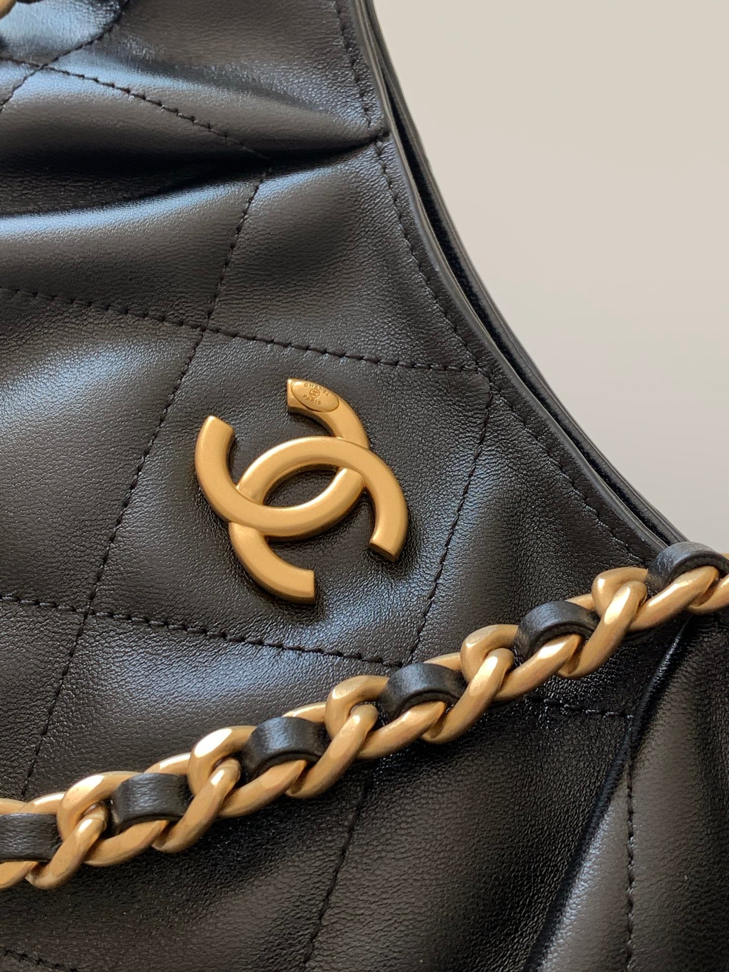 Chanel 26C Cruise Hobo Bag Classic Black Quilted Leather Shoulder Bag AS5970