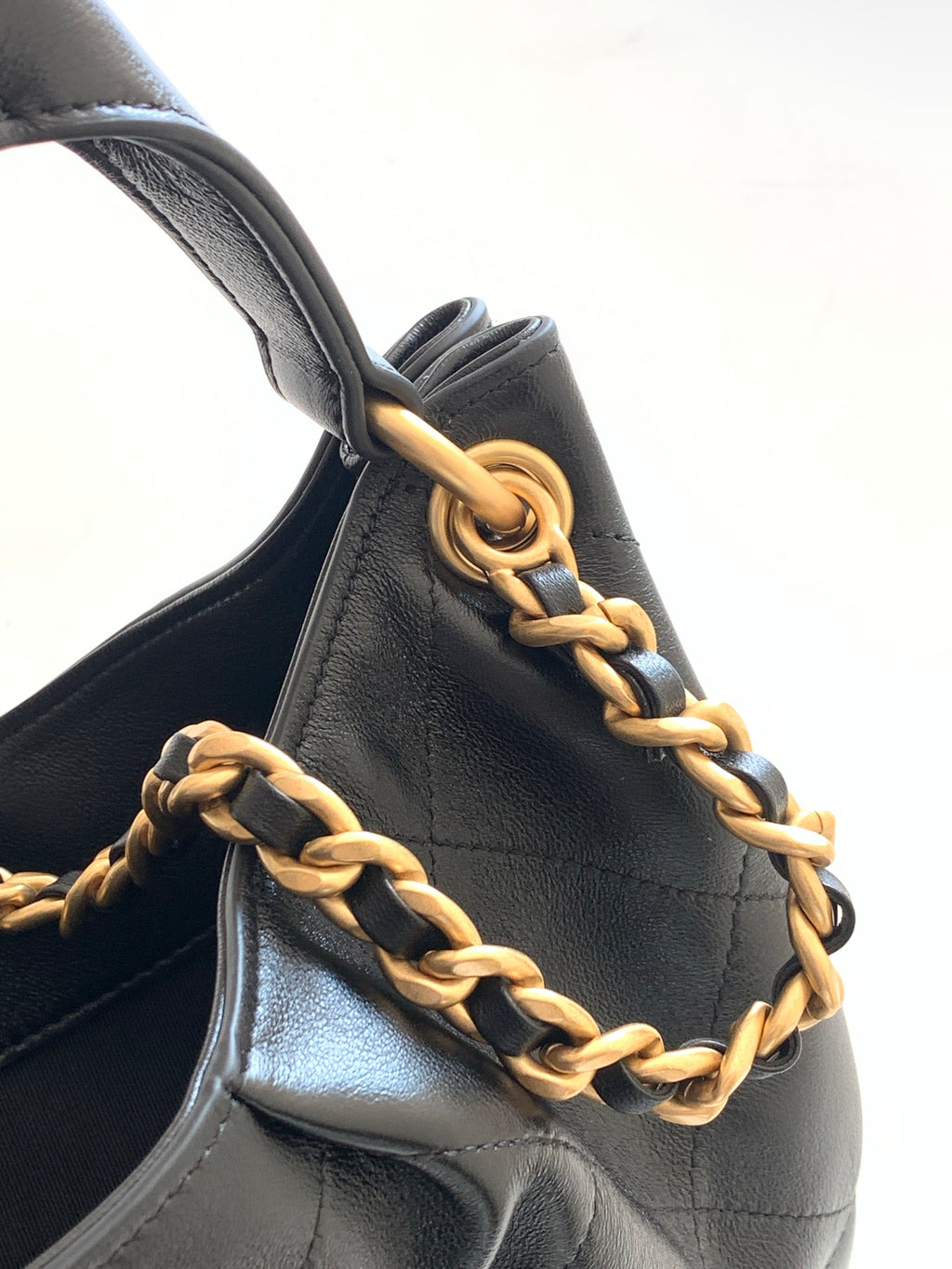 Chanel 26C Cruise Hobo Bag Classic Black Quilted Leather Shoulder Bag AS5970