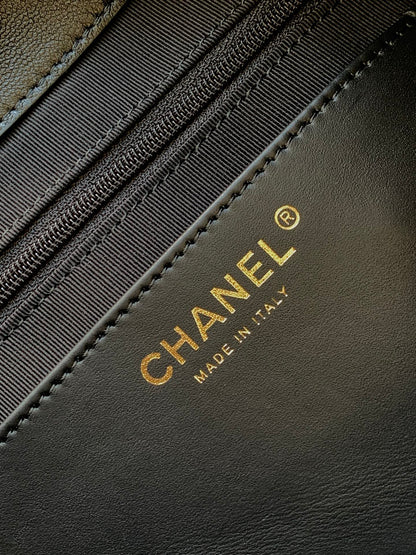 Chanel 26C Cruise Hobo Bag Classic Black Quilted Leather Shoulder Bag AS5970