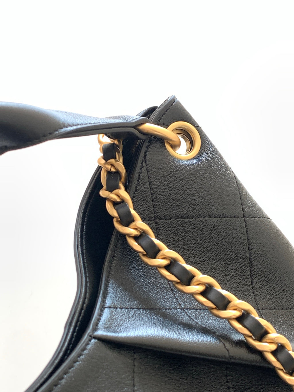 Chanel 26C Cruise Large Hobo Bag Classic Black Quilted Leather Shoulder Bag AS5978