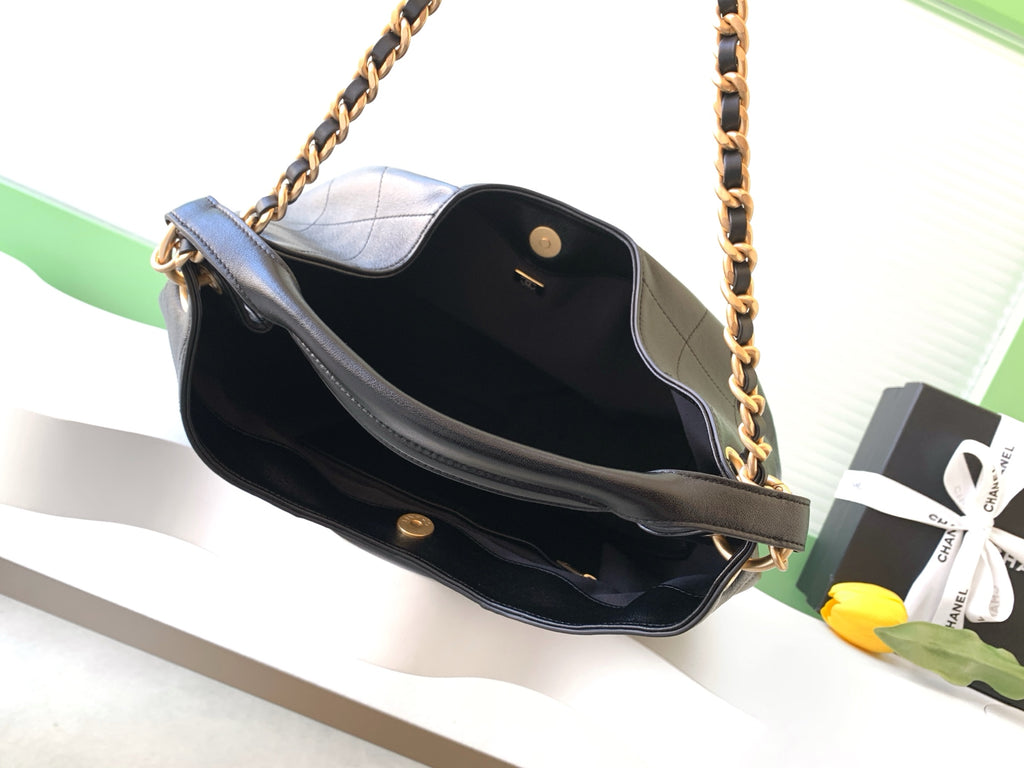 Chanel 26C Cruise Large Hobo Bag Classic Black Quilted Leather Shoulder Bag AS5978