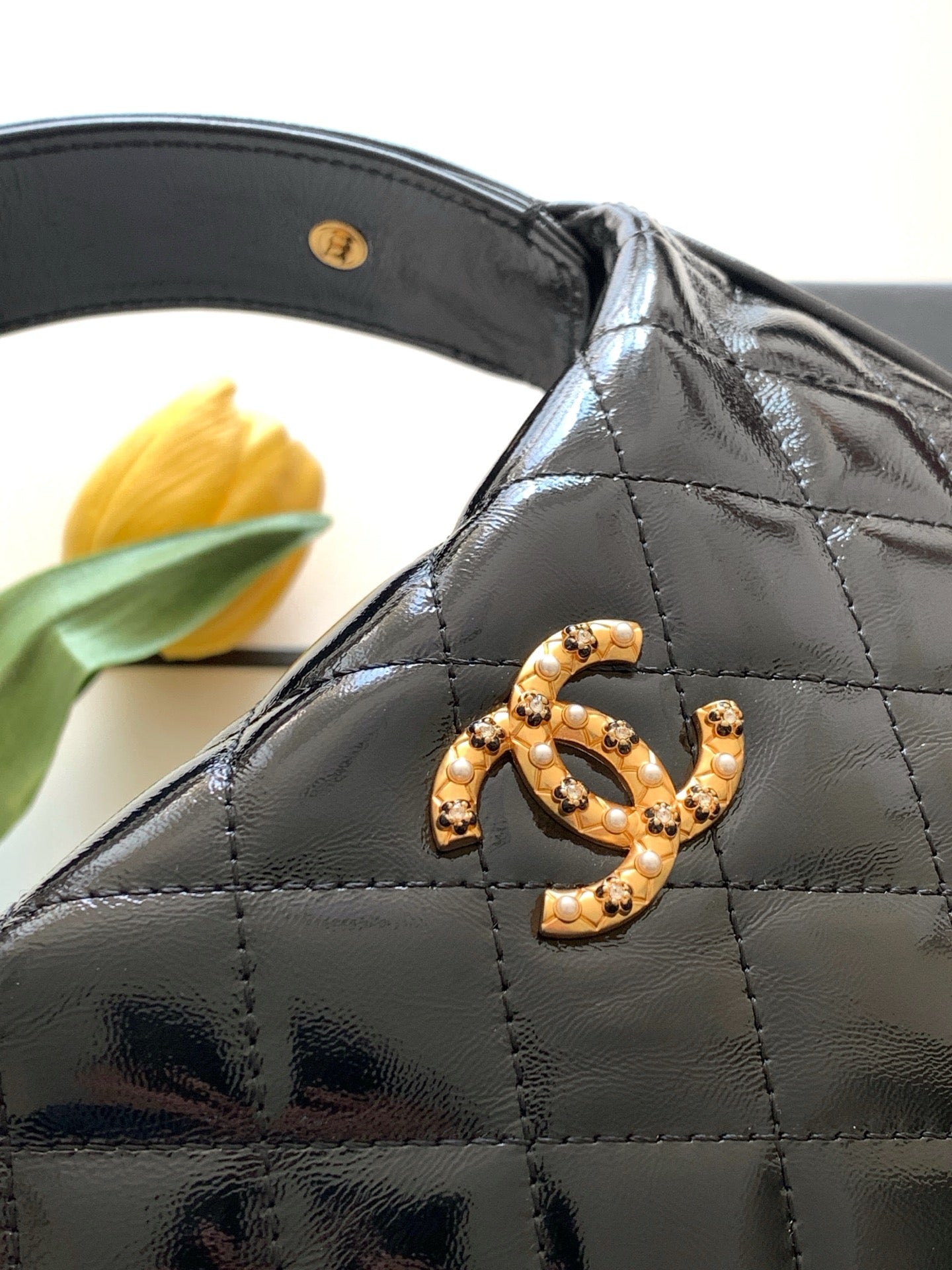 Chanel 26C Cruise Hoop Wristlet Flap Bag Shiny Black Quilted Leather Clutch AP4976