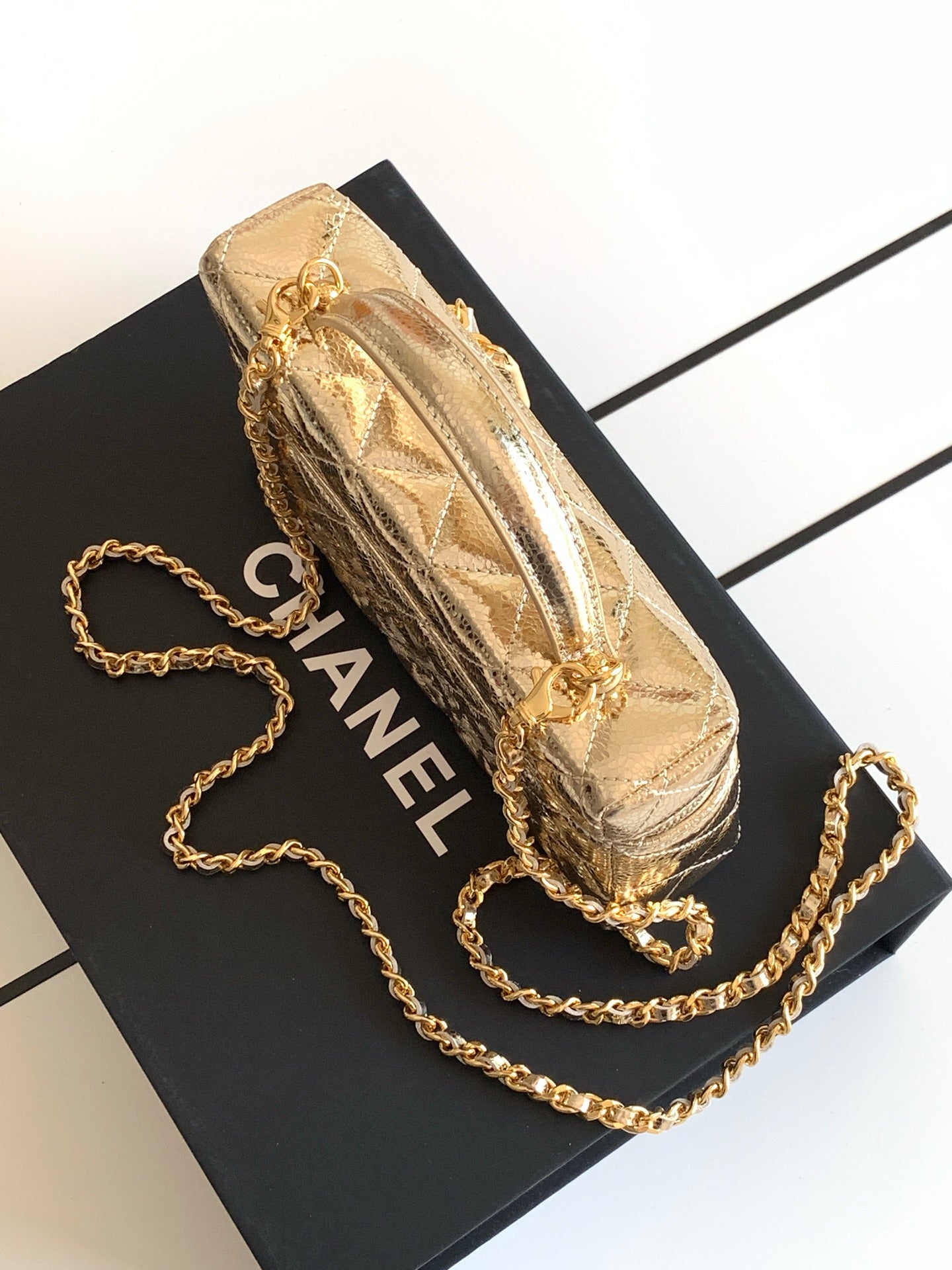 Chanel 26X Holiday Limited Gold Crackled Leather Vanity Box Bag Crossbody AP5049
