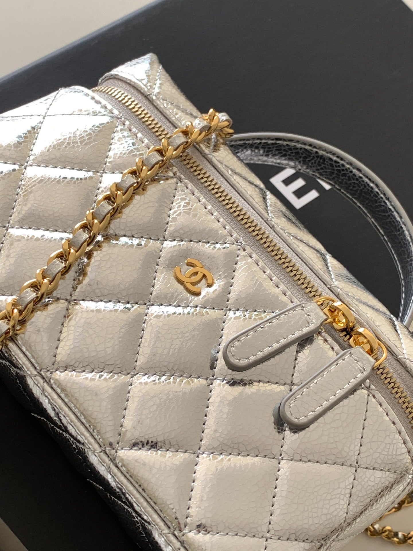 Chanel 26X Holiday Limited Silver Crackled Leather Vanity Box Bag Crossbody AP5049