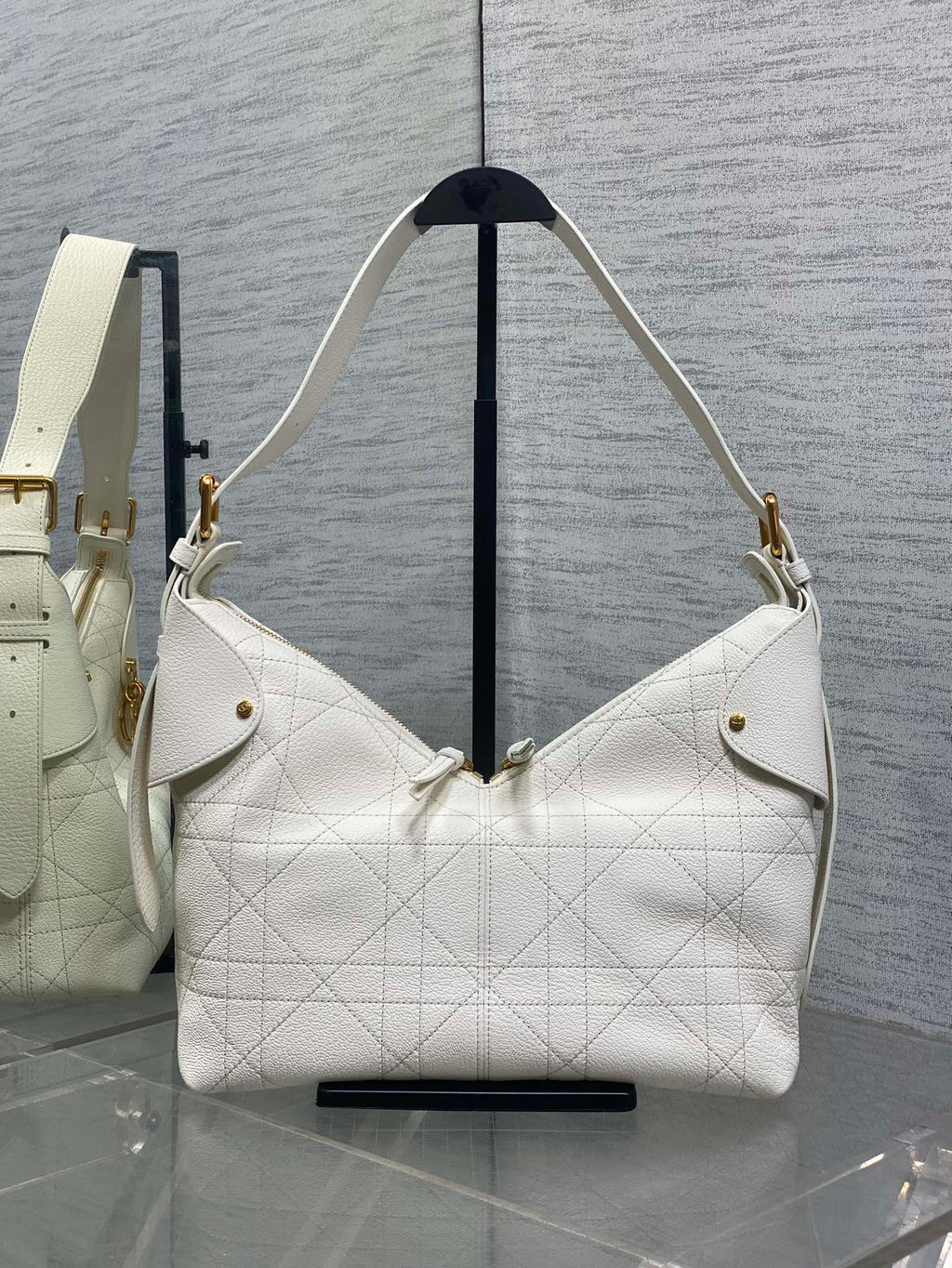 Dior Voyage Shoulder Bag White Grained Calfskin Sporty Hobo Crossbody 5881