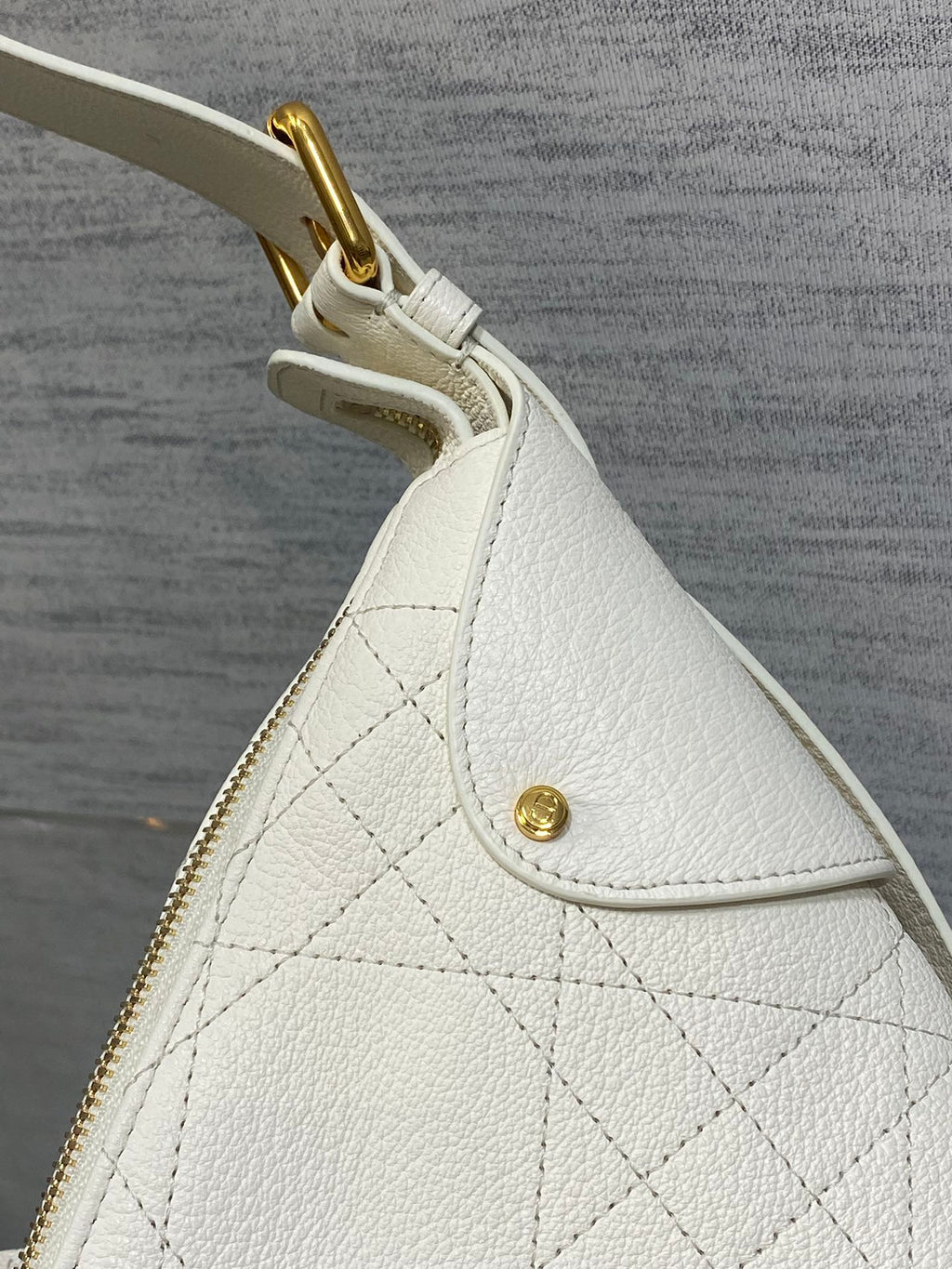Dior Voyage Shoulder Bag White Grained Calfskin Sporty Hobo Crossbody 5881