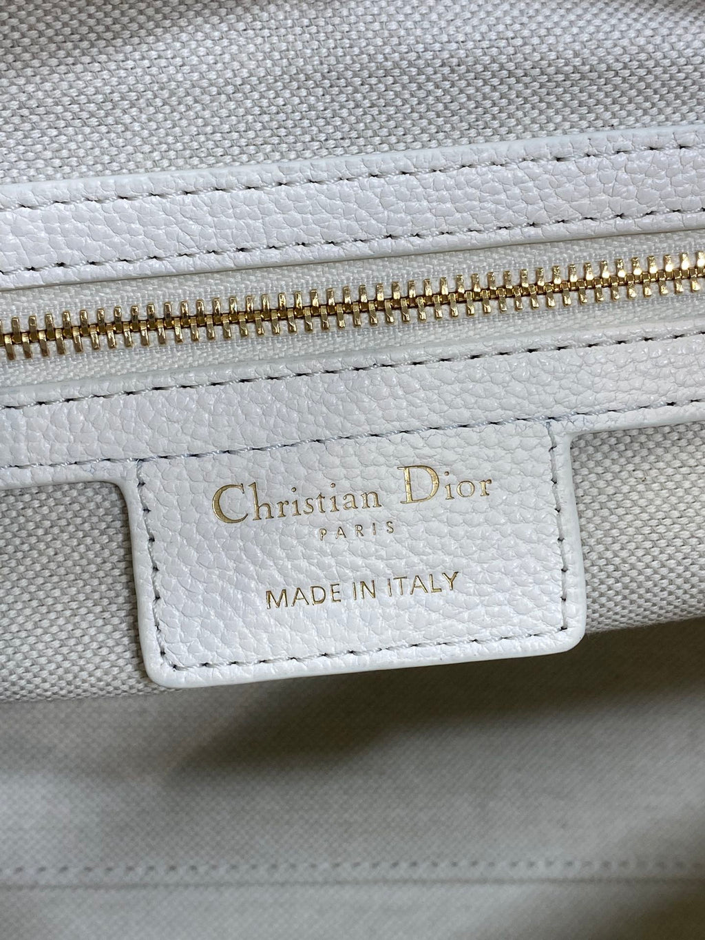 Dior Voyage Shoulder Bag White Grained Calfskin Sporty Hobo Crossbody 5881