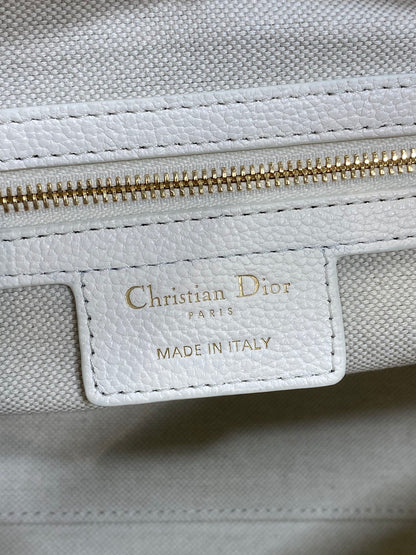 Dior Voyage Shoulder Bag White Grained Calfskin Sporty Hobo Crossbody 5881