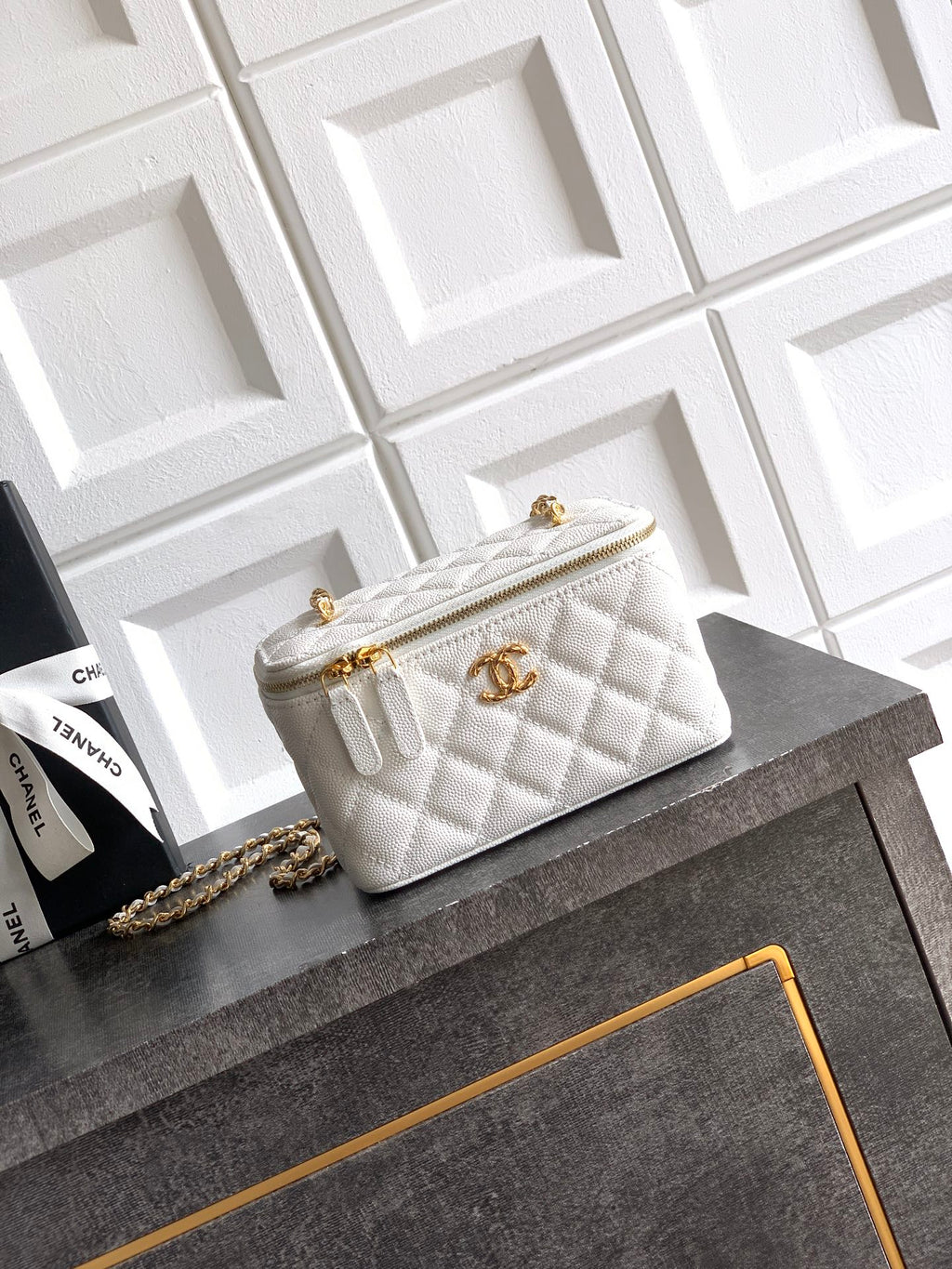 Chanel 26C Cruise Vanity Case with Chain - Quilted Cream White Leather Bag (9.5 x 17 x 8 cm)