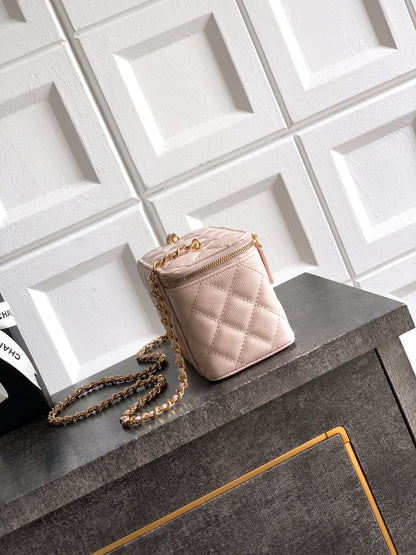Chanel 26C Cruise Vanity Case with Chain - Quilted Pink Leather Bag (9.5 x 17 x 8 cm)