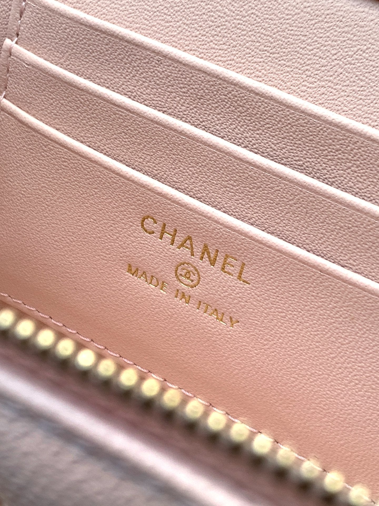 Chanel 26C Cruise Vanity Case with Chain - Quilted Pink Leather Bag (9.5 x 17 x 8 cm)