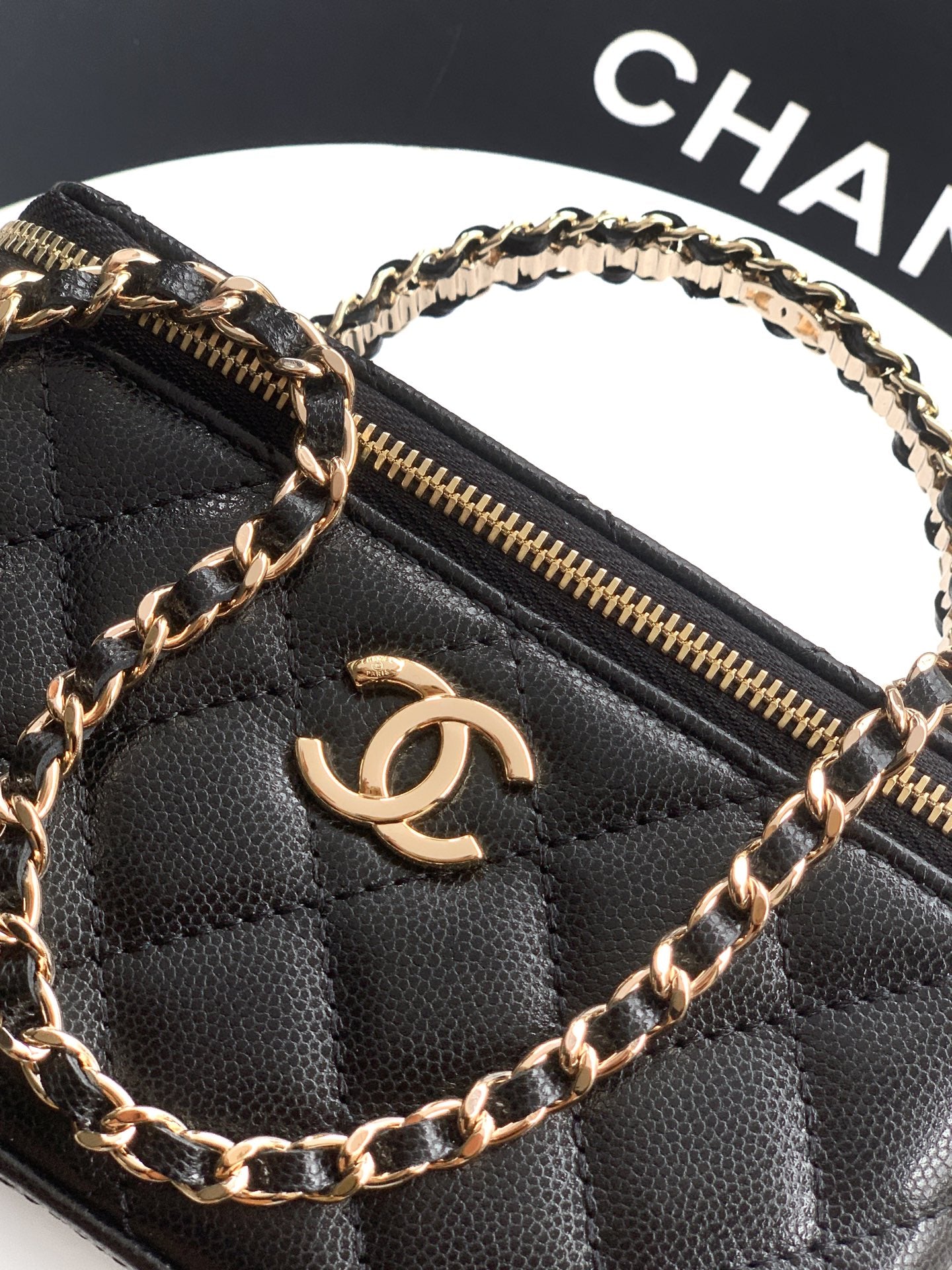 Chanel 26C Cruise Vanity Case with Pearl Top Handle & Diamond-Inlaid Logo (9.5 x 17 x 8 cm)