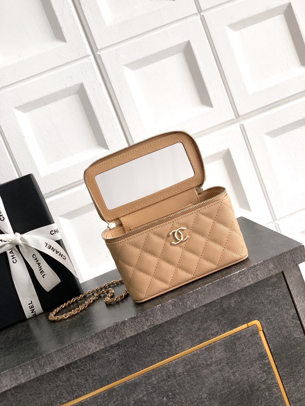 Chanel 26C Cruise Vanity Case - Khaki Quilted Leather with Pearl Handle & Diamond-Inlaid Logo (9.5 x 17 x 8 cm)