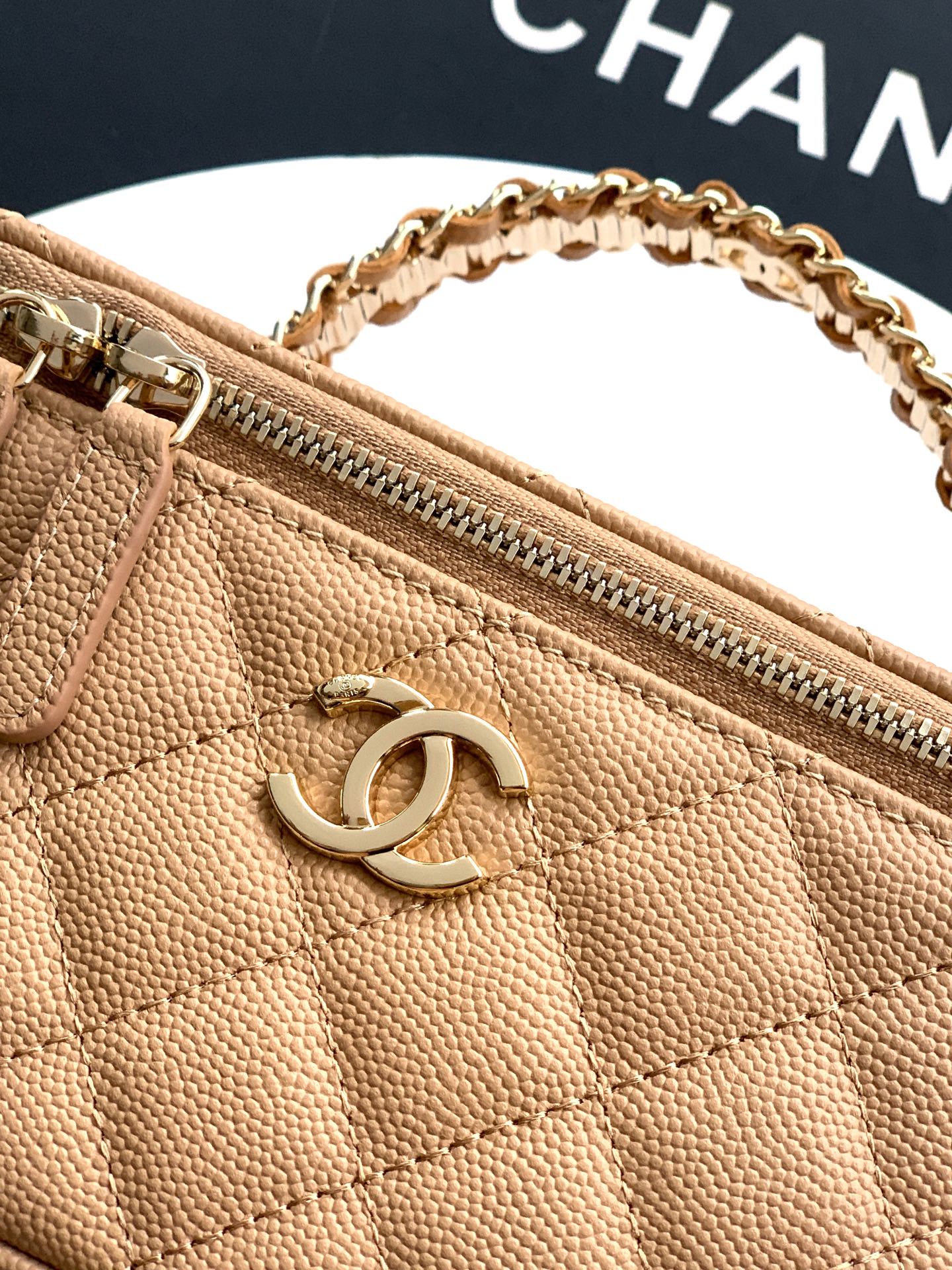 Chanel 26C Cruise Vanity Case - Khaki Quilted Leather with Pearl Handle & Diamond-Inlaid Logo (9.5 x 17 x 8 cm)