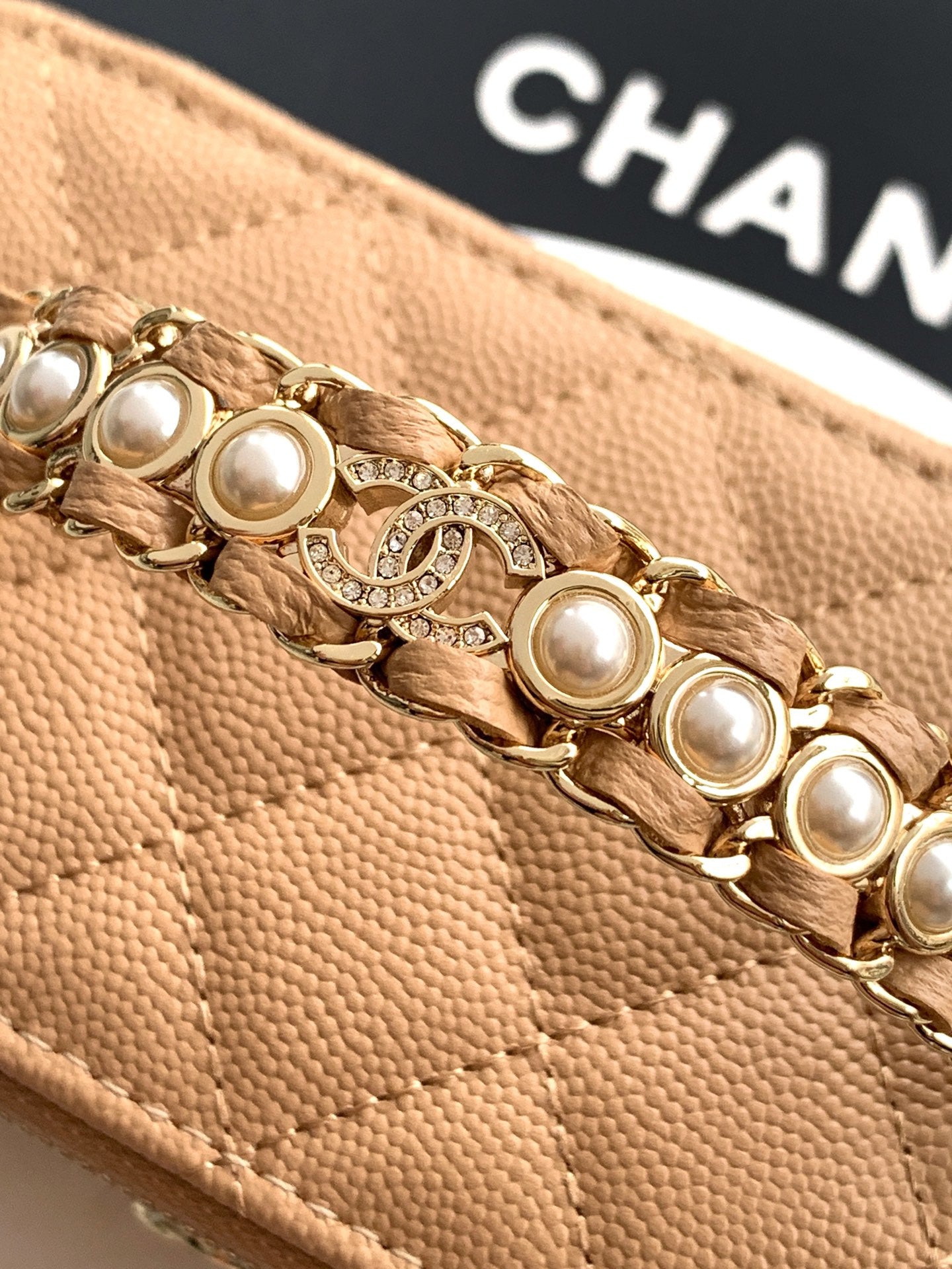 Chanel 26C Cruise Vanity Case - Khaki Quilted Leather with Pearl Handle & Diamond-Inlaid Logo (9.5 x 17 x 8 cm)
