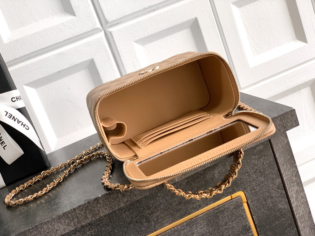 Chanel 26C Cruise Vanity Case - Khaki Quilted Leather with Pearl Handle & Diamond-Inlaid Logo (9.5 x 17 x 8 cm)